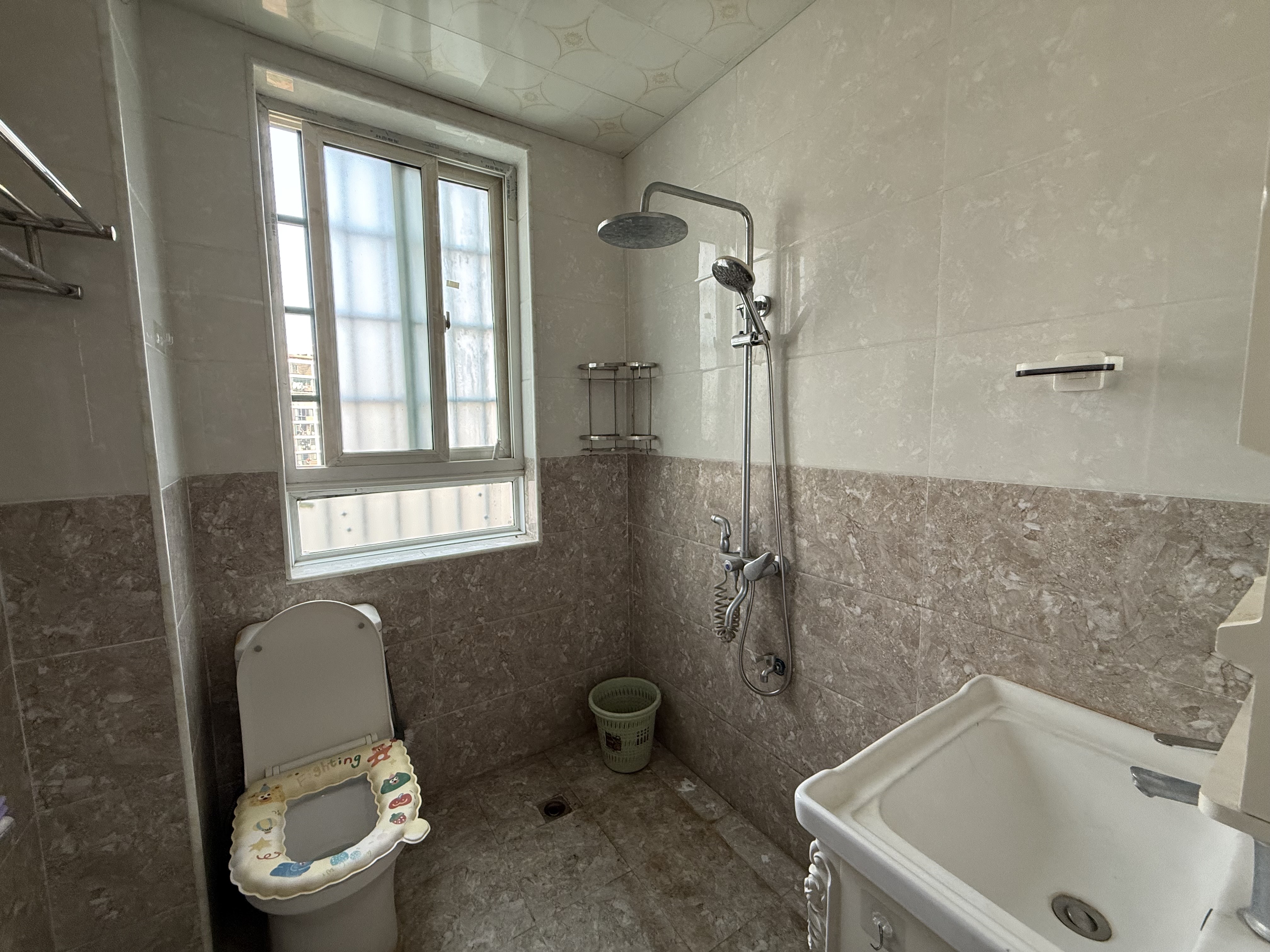 冠都现代城(冠都幸福彼岸) 3室2厅1卫 1700.0元/月 冠都现代城(冠都幸福彼岸) 3室2厅1卫 1700.0元/月室内图