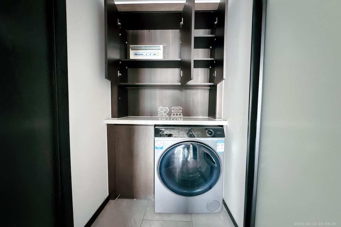 敬天广场 2室1厅2卫 4500.0元/月 敬天广场 2室1厅2卫 4500.0元/月室内图