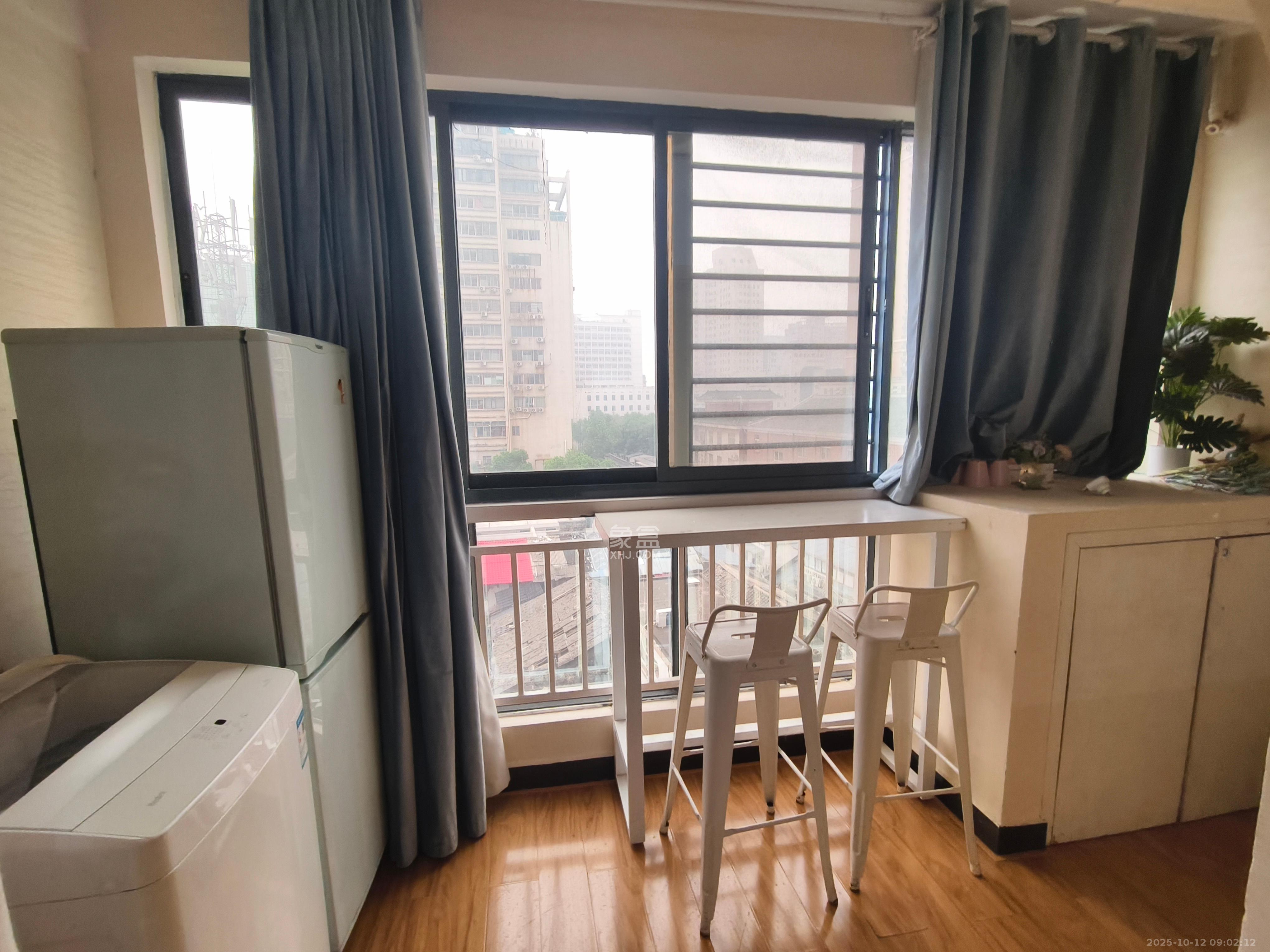 七彩丽都  1室1厅1卫    2000.0元/月室内图