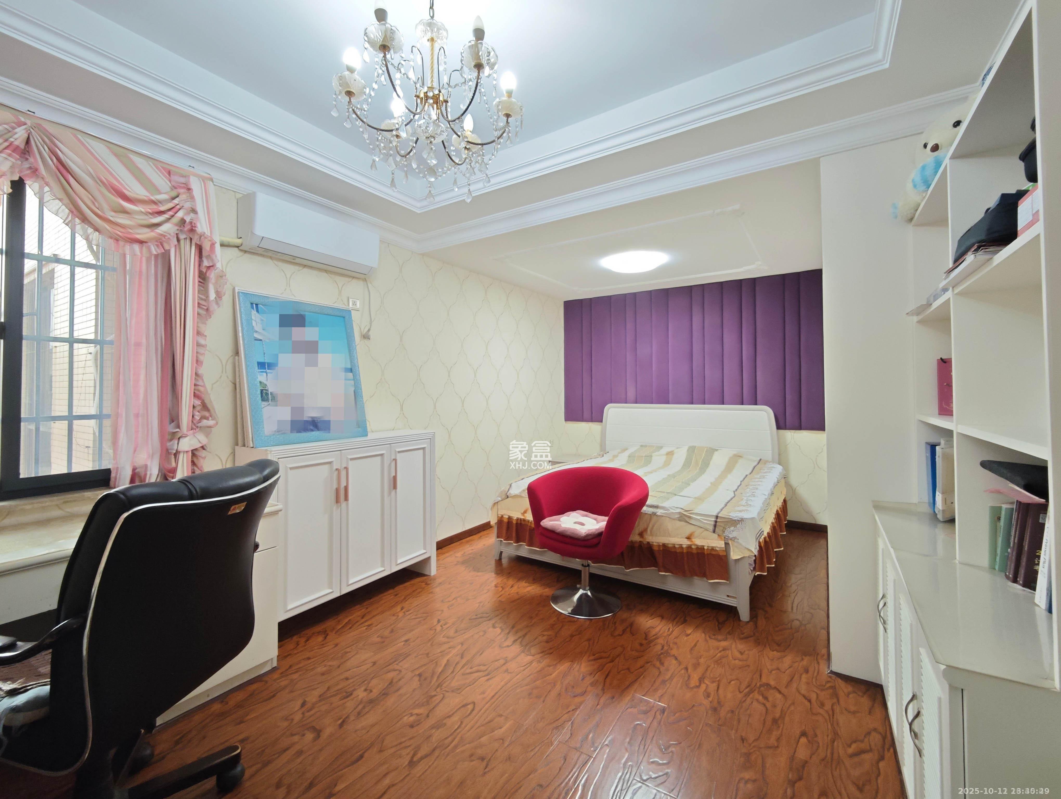 水岸天际(一期、二期) 5室2厅2卫 5000.0元/月 水岸天际(一期、二期) 5室2厅2卫 5000.0元/月室内图