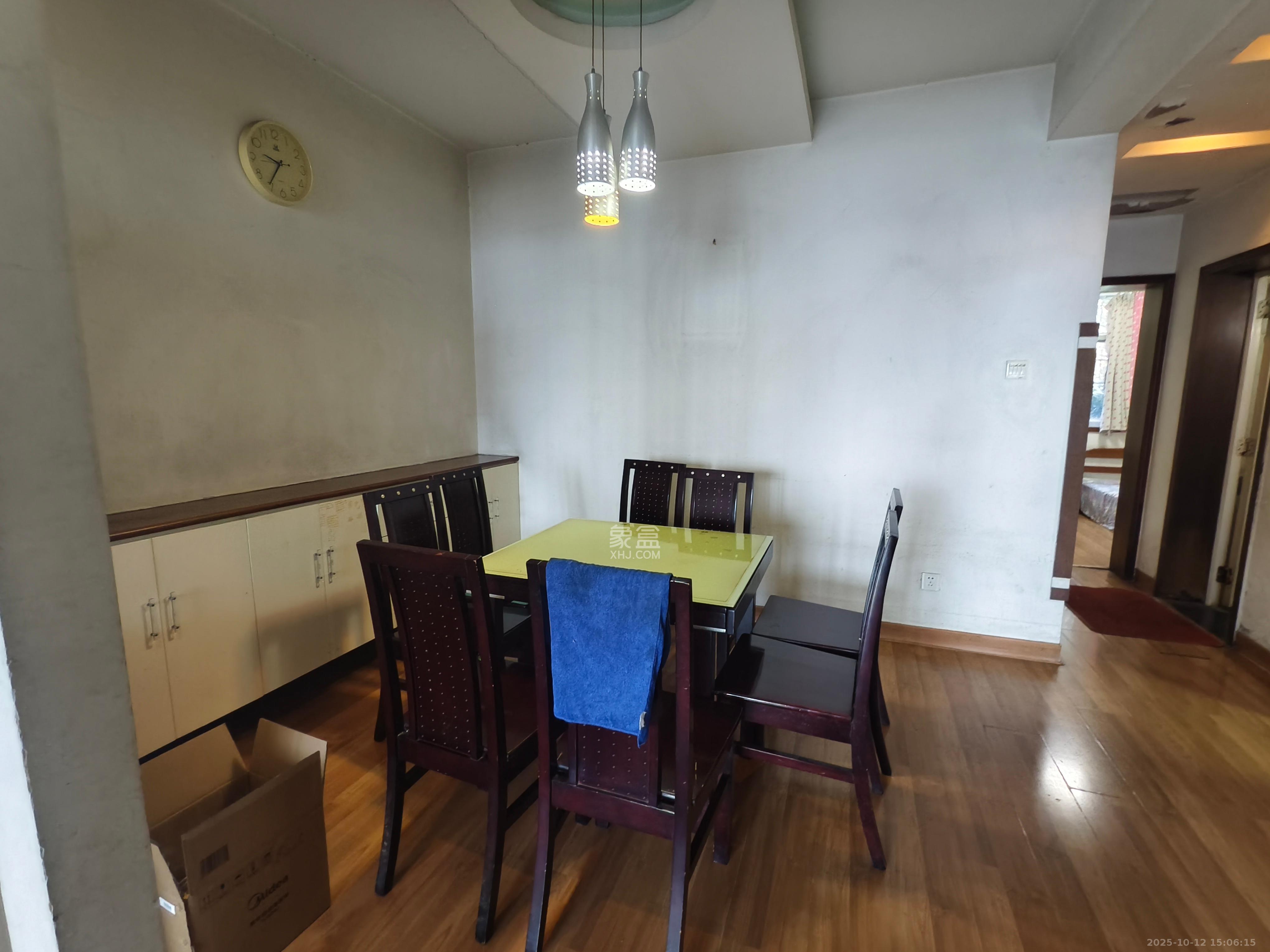 翡翠林居 3室2厅1卫 1800.0元/月 翡翠林居 3室2厅1卫 1800.0元/月室内图