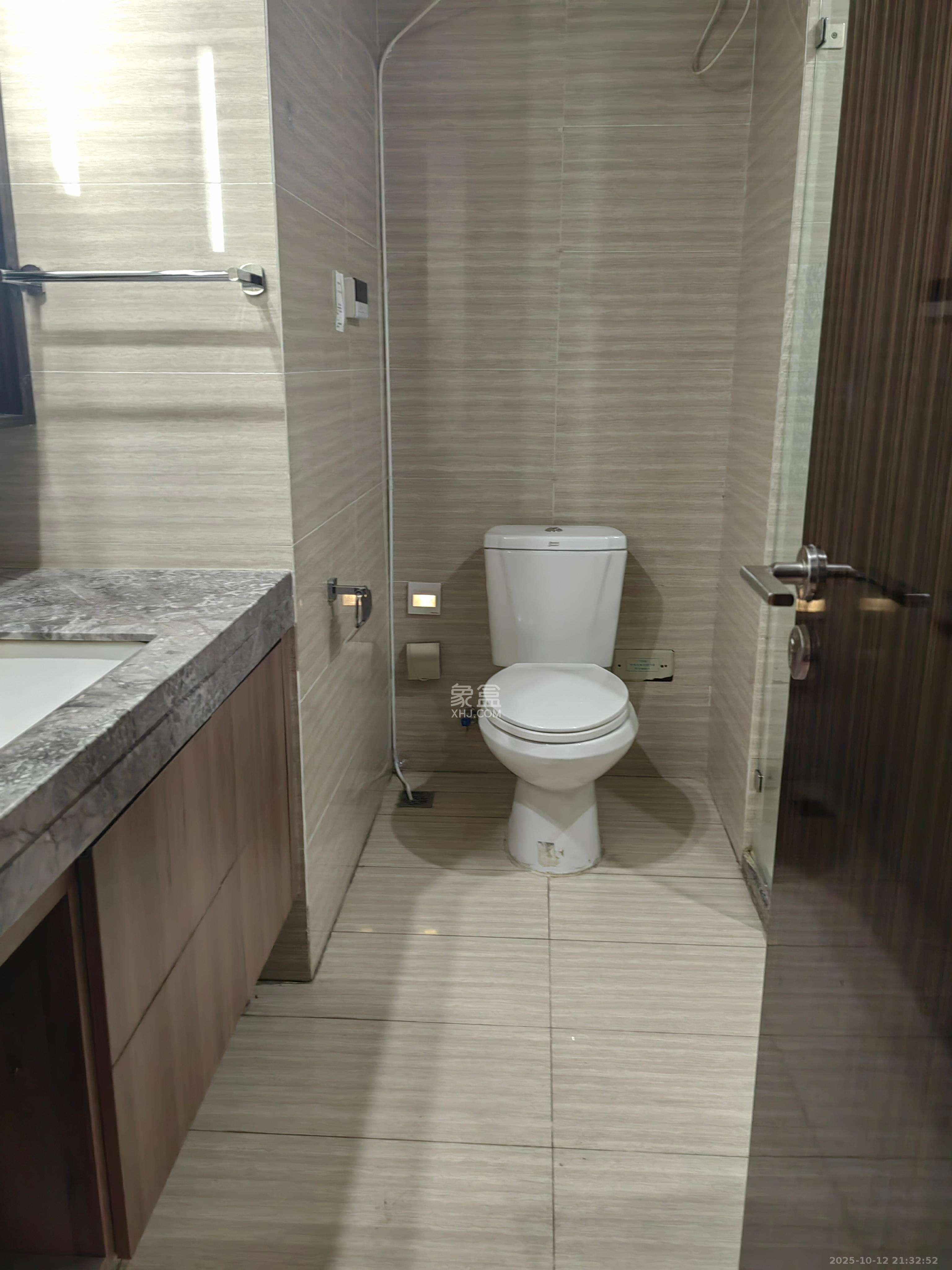 华远国际公寓  1室1厅1卫    3800.0元/月 华远国际公寓  1室1厅1卫    3800.0元/月室内图