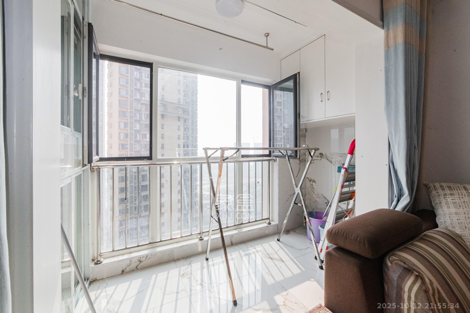 北辰三角洲E6区  3室1厅1卫    146.0万 北辰三角洲E6区  3室1厅1卫    146.0万阳台