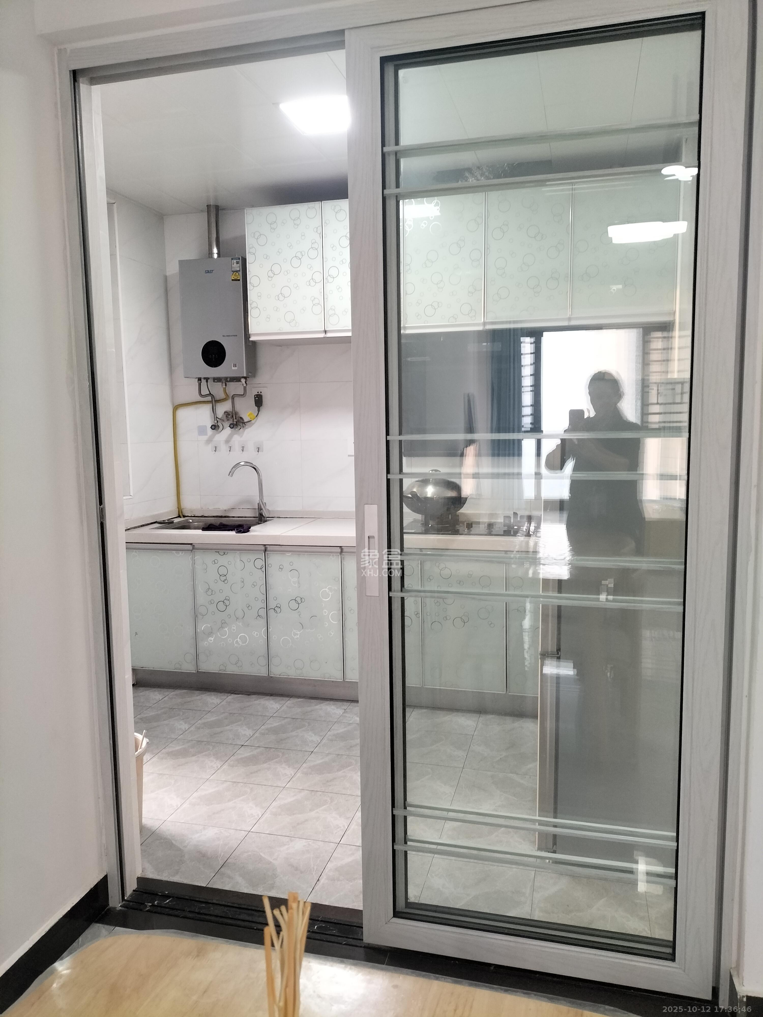 山水梅溪雅郡  3室2厅1卫    2400.0元/月室内图