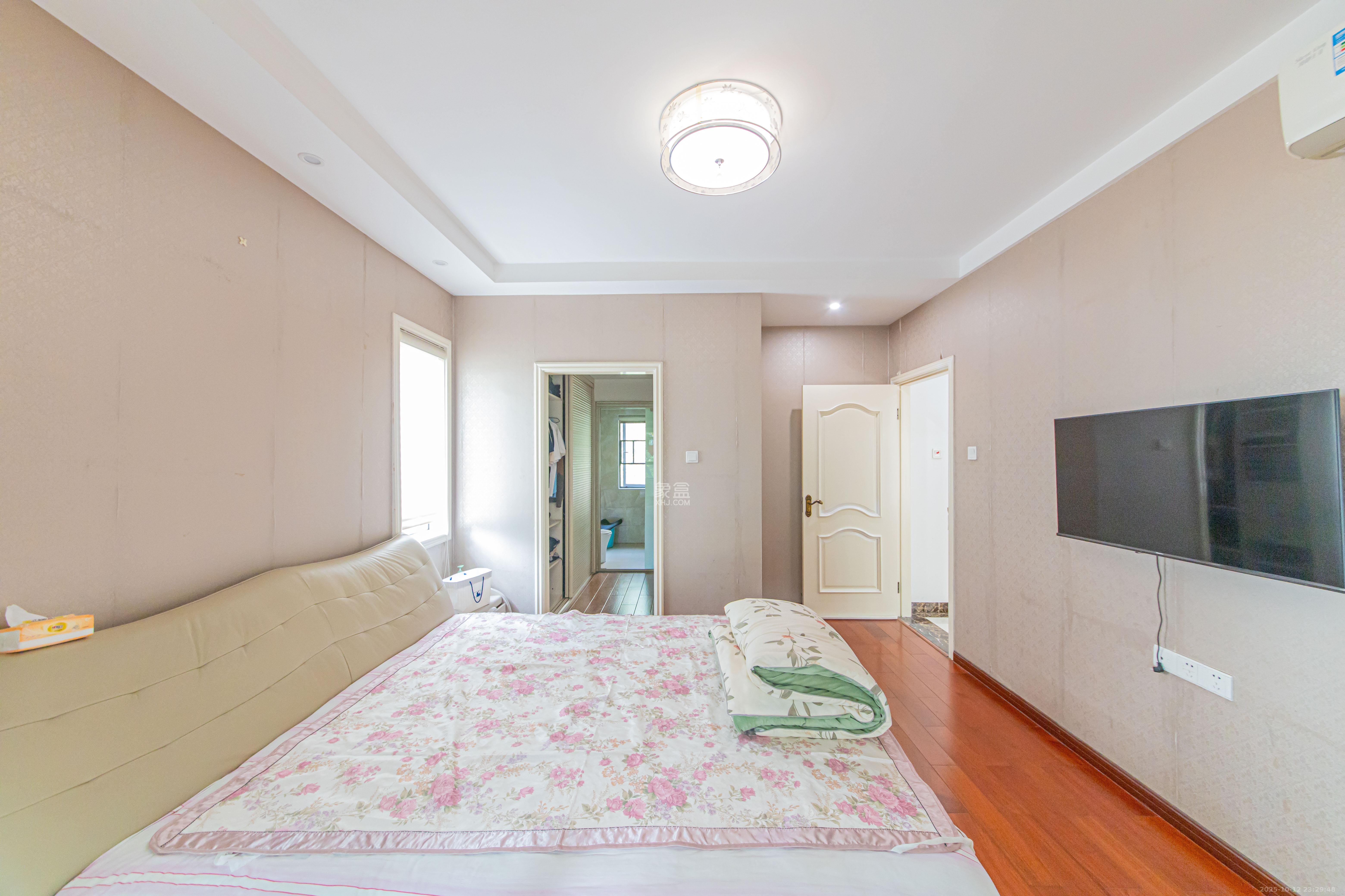 中建芙蓉嘉苑 3室2厅2卫 130.0万 中建芙蓉嘉苑 3室2厅2卫 130.0万卧室