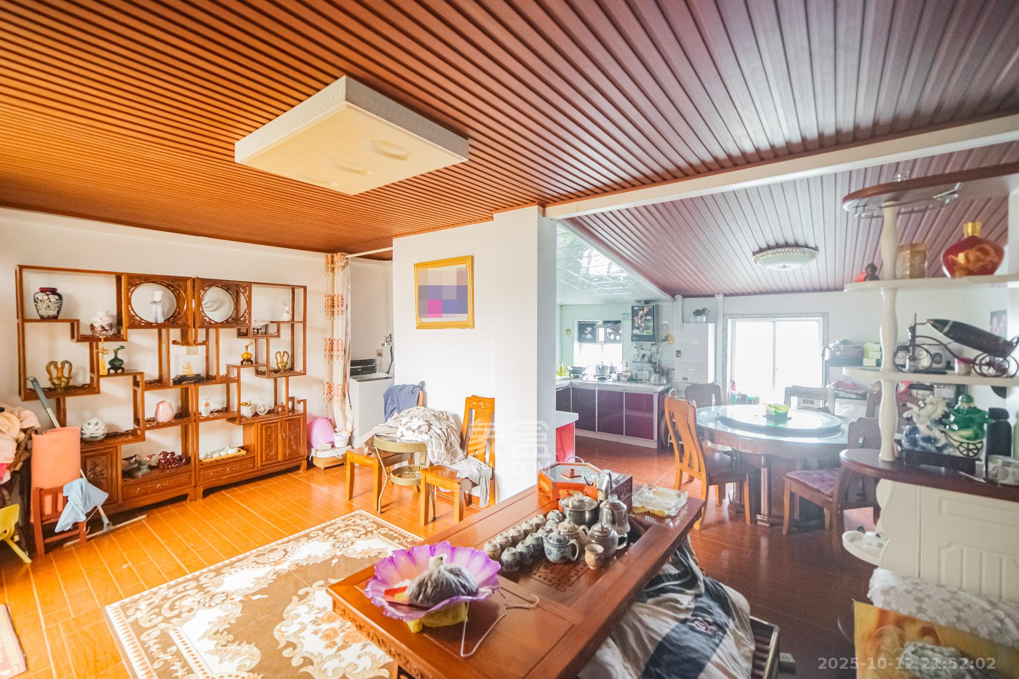 长泰豪园  7室2厅4卫    580.0万客厅