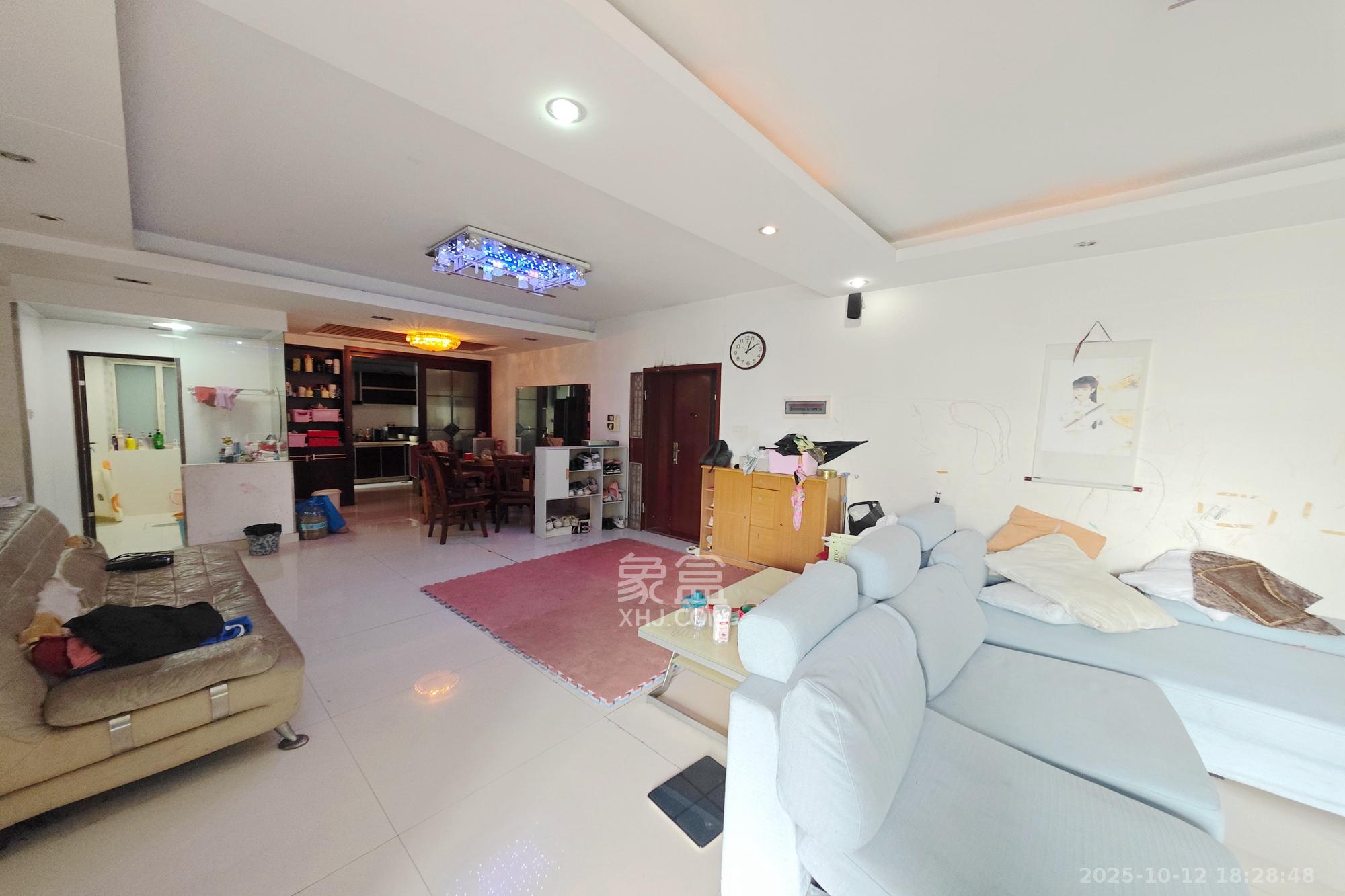 菁华源  3室2厅2卫    112.0万客厅