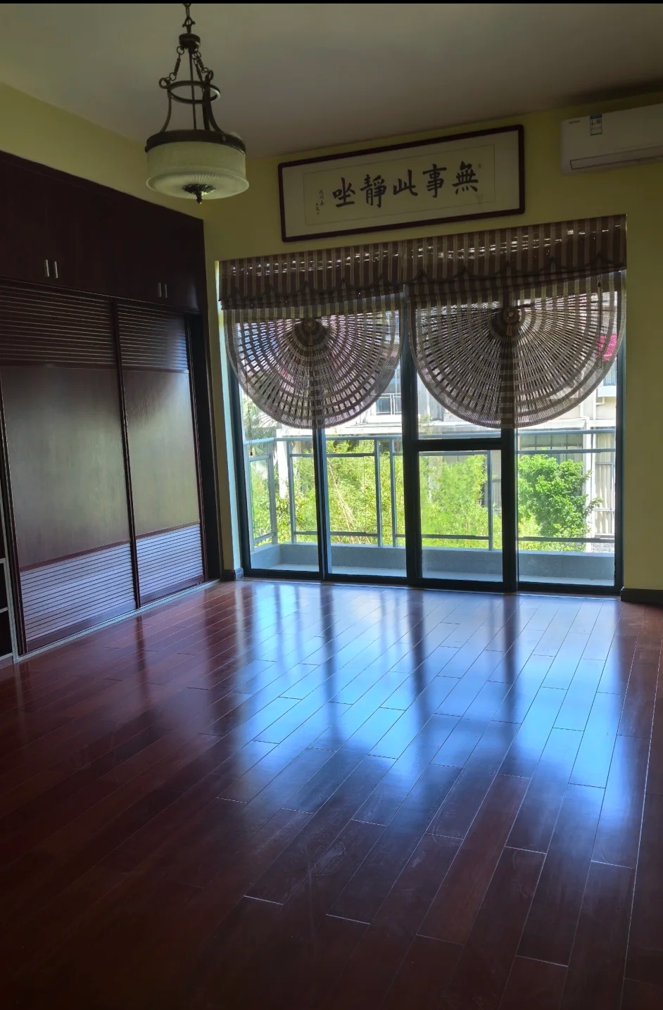 泰达比华利山庄 5室3厅4卫 9500.0元/月 泰达比华利山庄 5室3厅4卫 9500.0元/月室内图