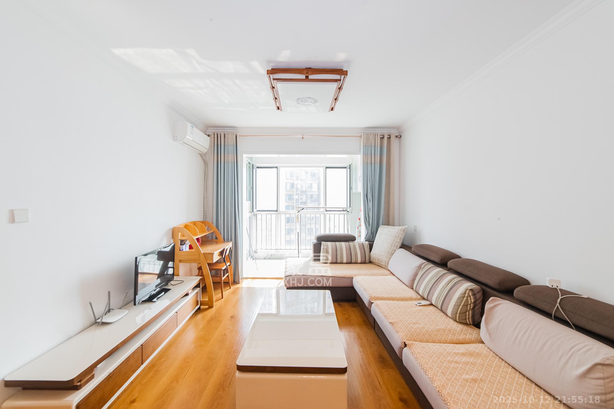 北辰三角洲E6区  3室1厅1卫    146.0万 北辰三角洲E6区  3室1厅1卫    146.0万客厅