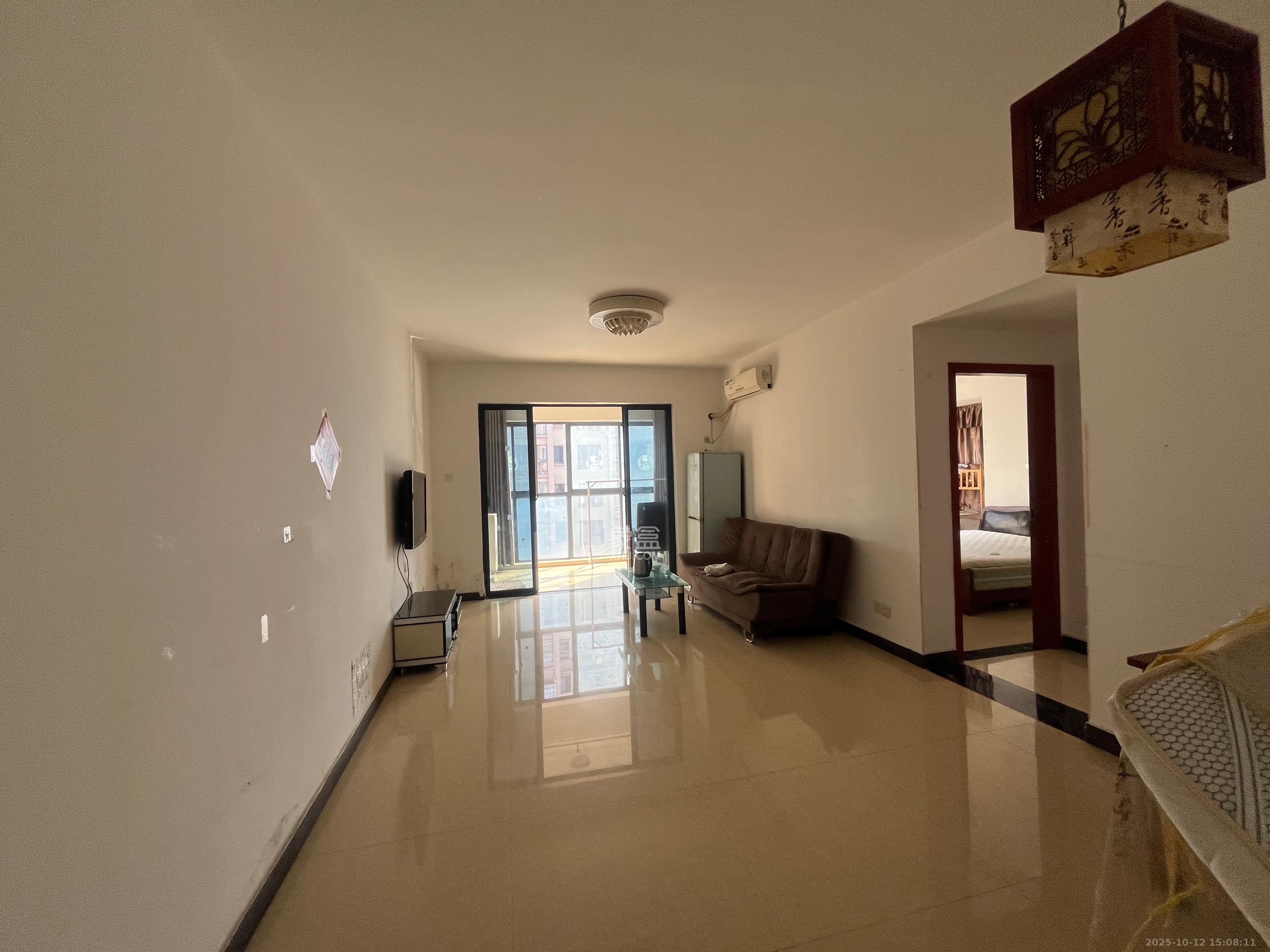 保利花园  2室2厅1卫    1800.0元/月