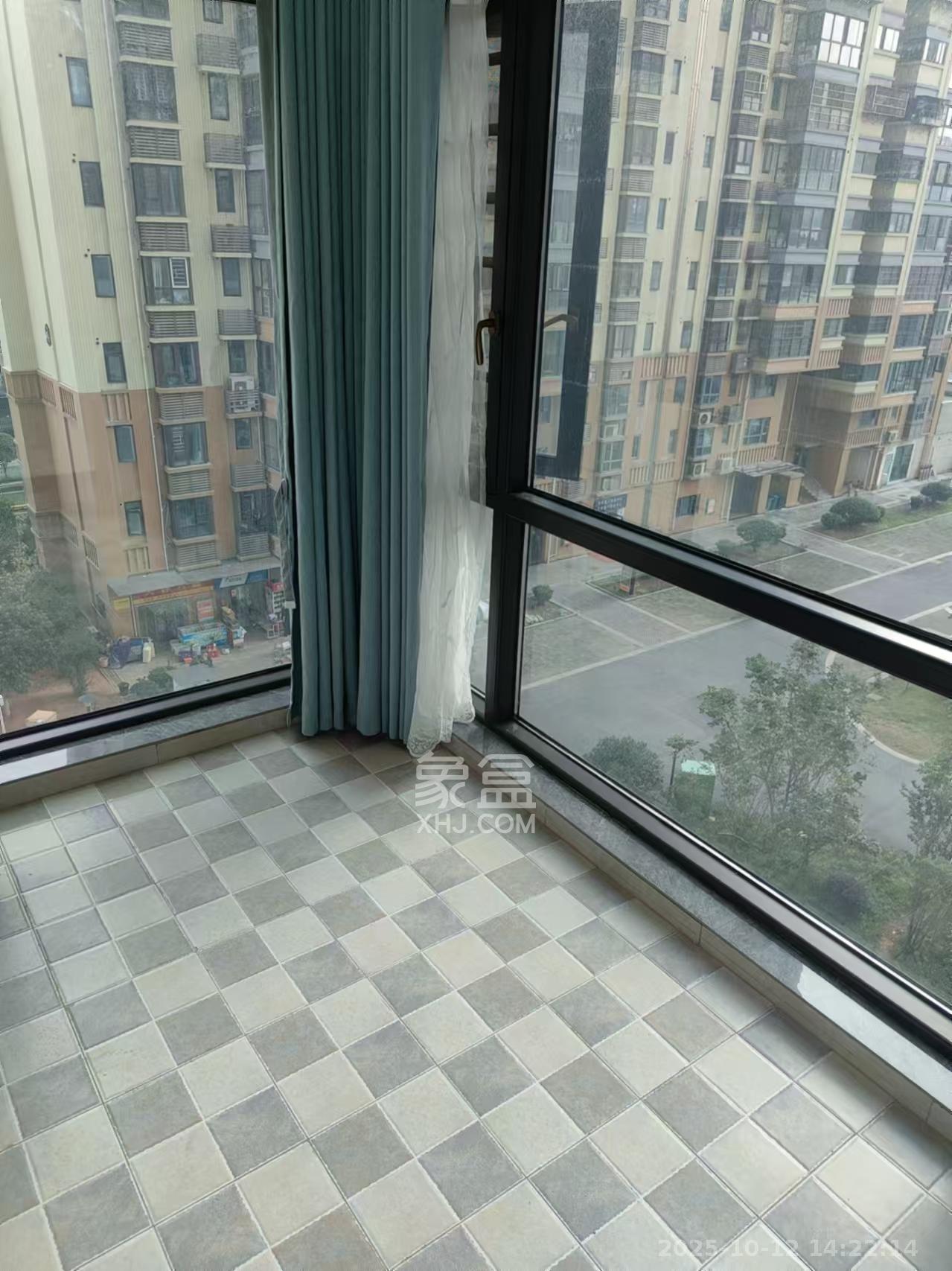 尚鑫海悦(新长海尚海城)  3室2厅1卫    2400.0元/月 尚鑫海悦(新长海尚海城)  3室2厅1卫    2400.0元/月室内图1