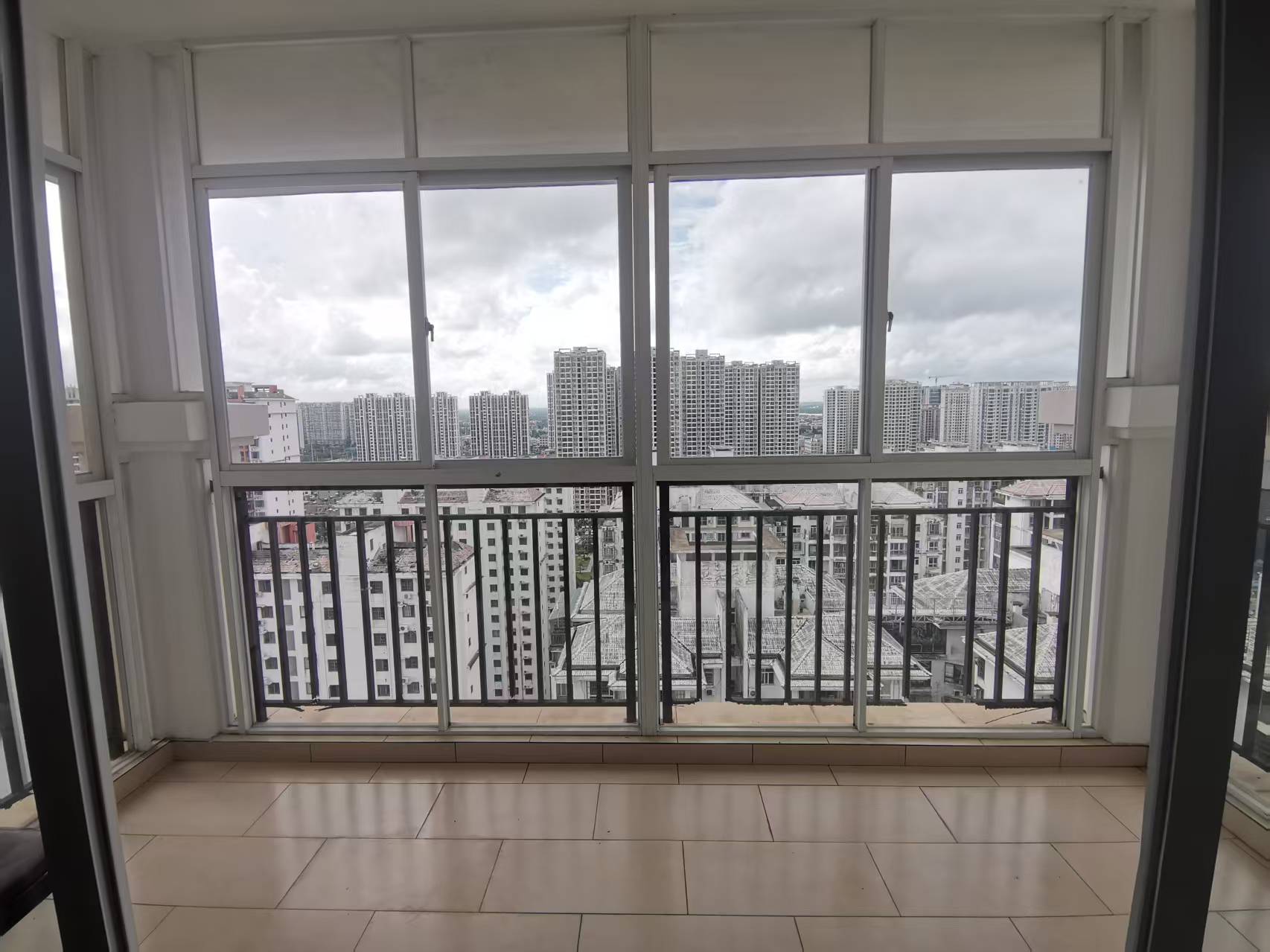 宝泰温泉花园 2室2厅1卫 2100.0元/月 宝泰温泉花园 2室2厅1卫 2100.0元/月室内图