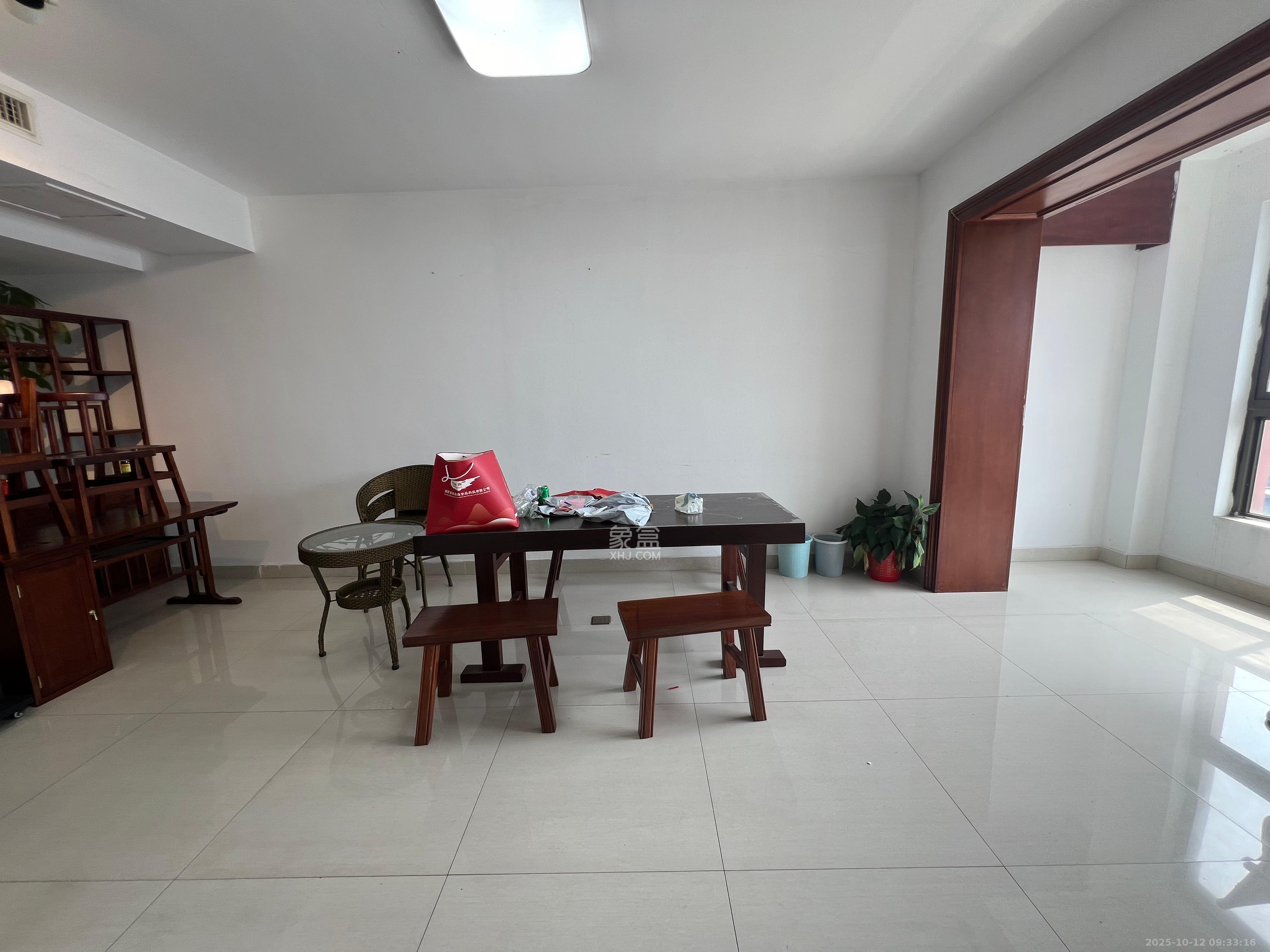 华晨国际公馆 5室1厅1卫 7500.0元/月 华晨国际公馆 5室1厅1卫 7500.0元/月室内图