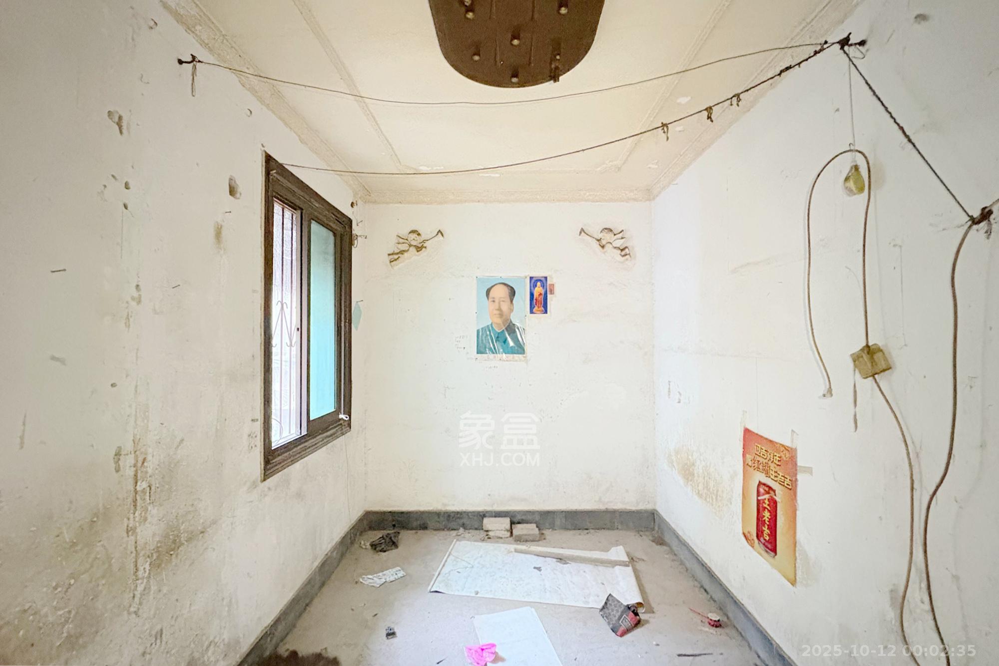 五里牌铁路宿舍  2室1厅1卫    29.8万 五里牌铁路宿舍  2室1厅1卫    29.8万客厅