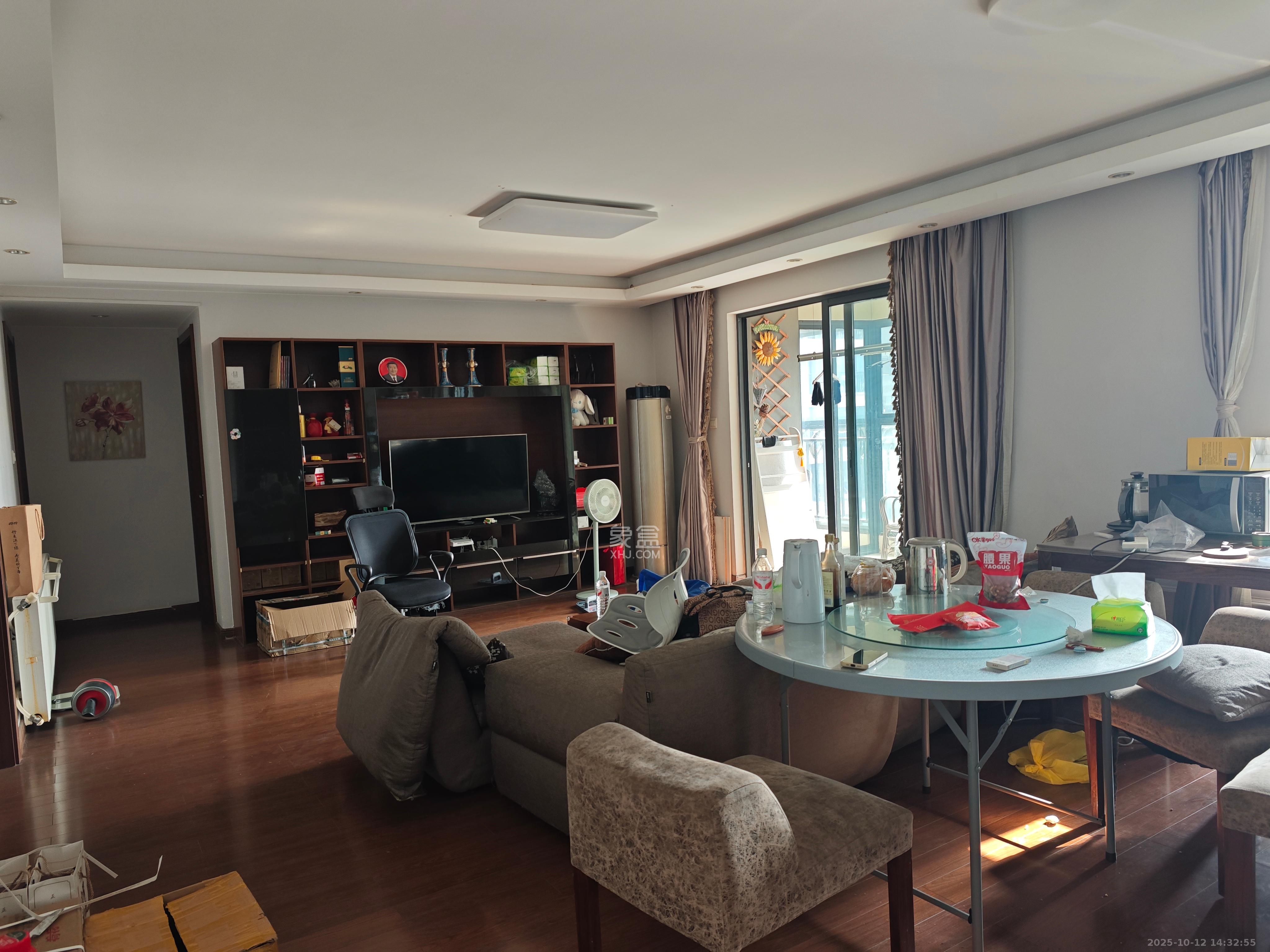 万科金域华府三四期  4室2厅2卫    4000.0元/月 万科金域华府三四期  4室2厅2卫    4000.0元/月