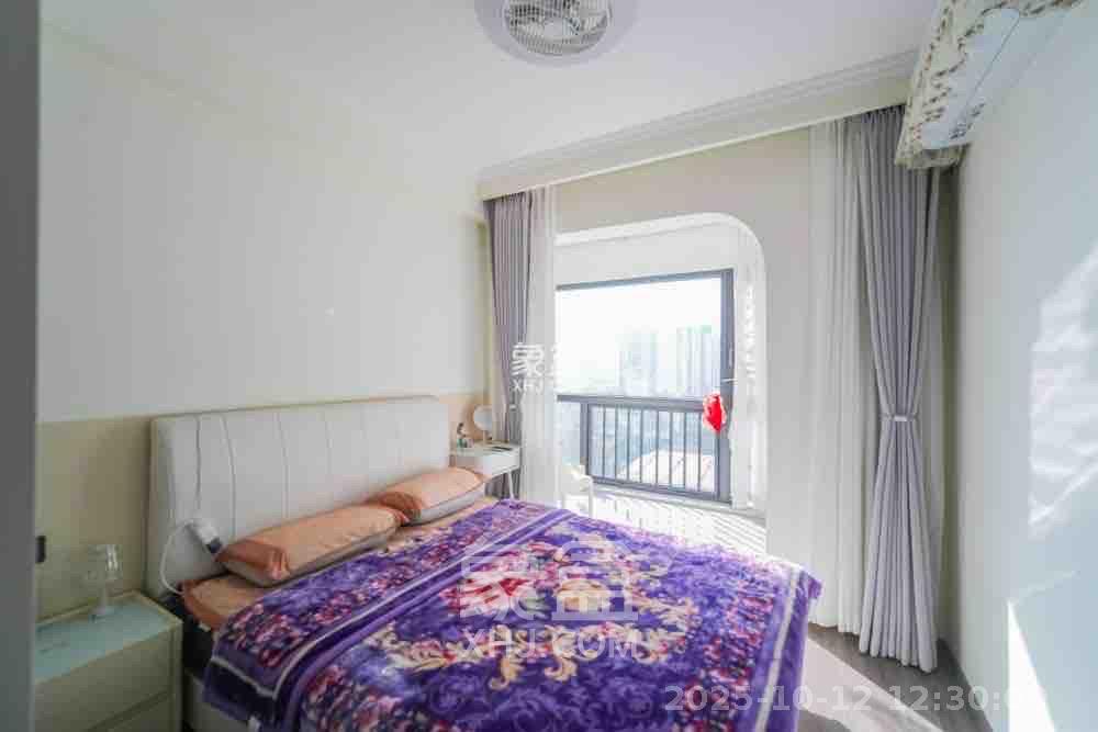 卓越伊景苑  3室2厅2卫    3600.0元/月 卓越伊景苑  3室2厅2卫    3600.0元/月室内图