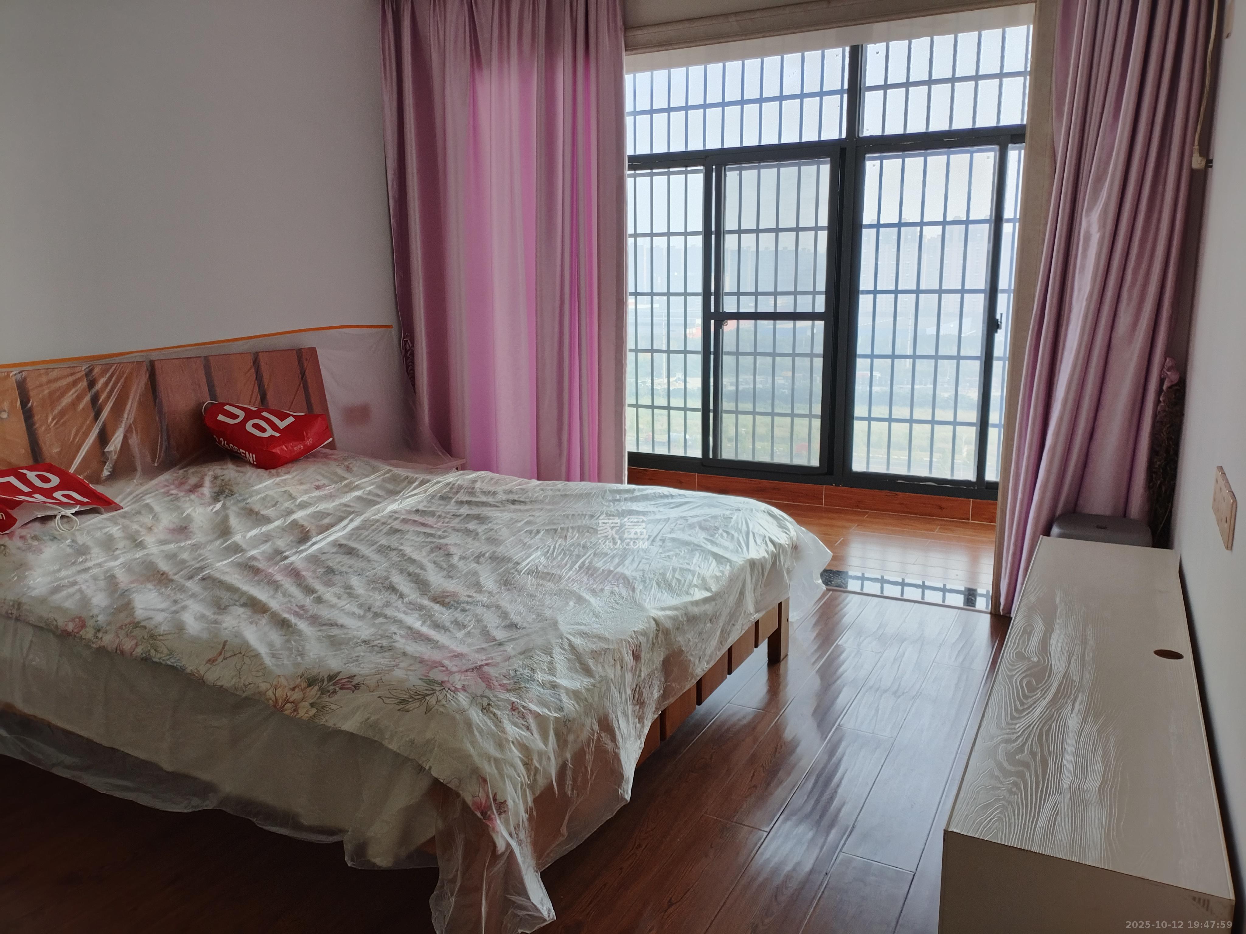 深业睿城  3室2厅2卫    2350.0元/月室内图