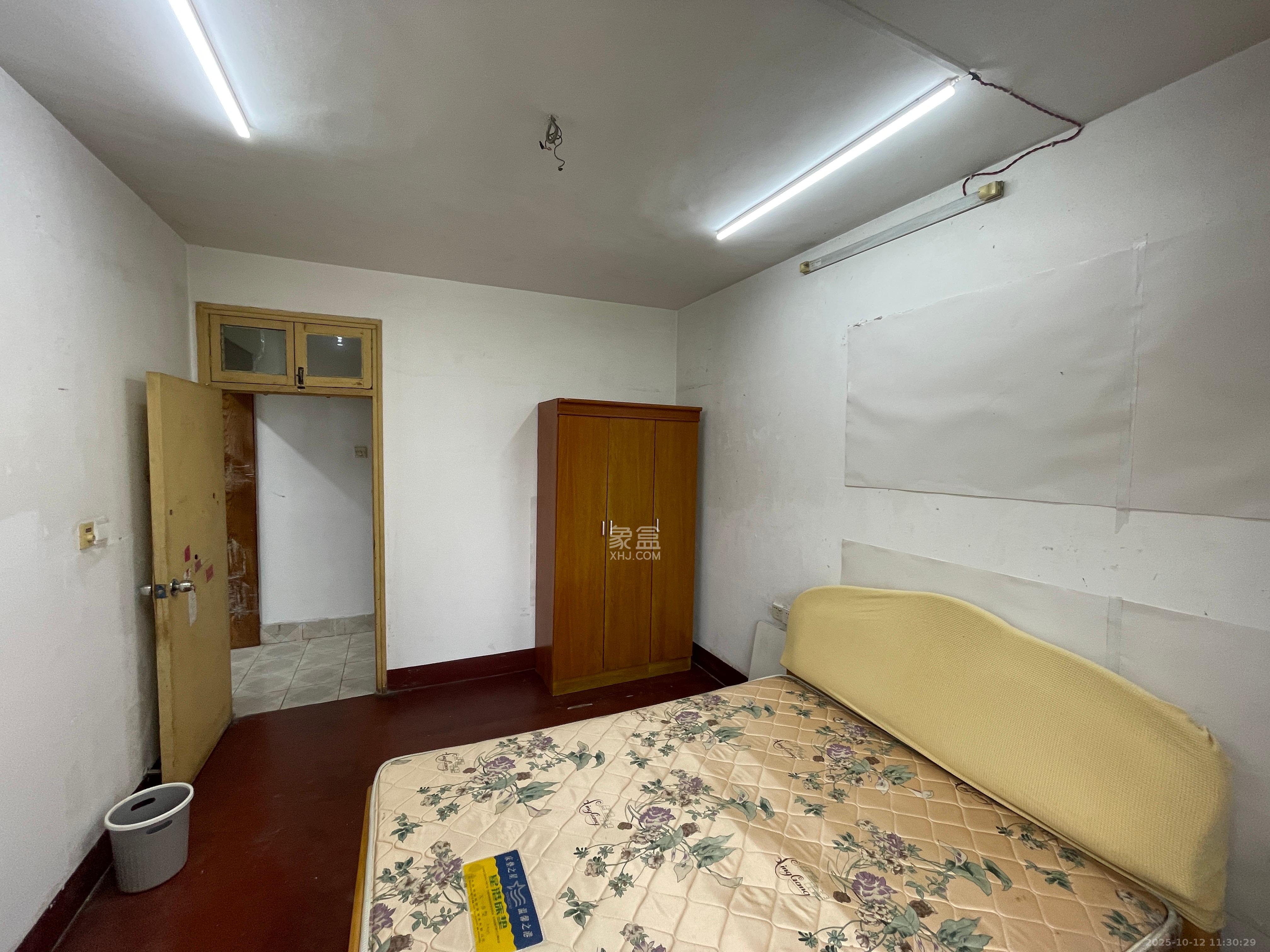 英才园三片  2室1厅1卫    1700.0元/月室内图