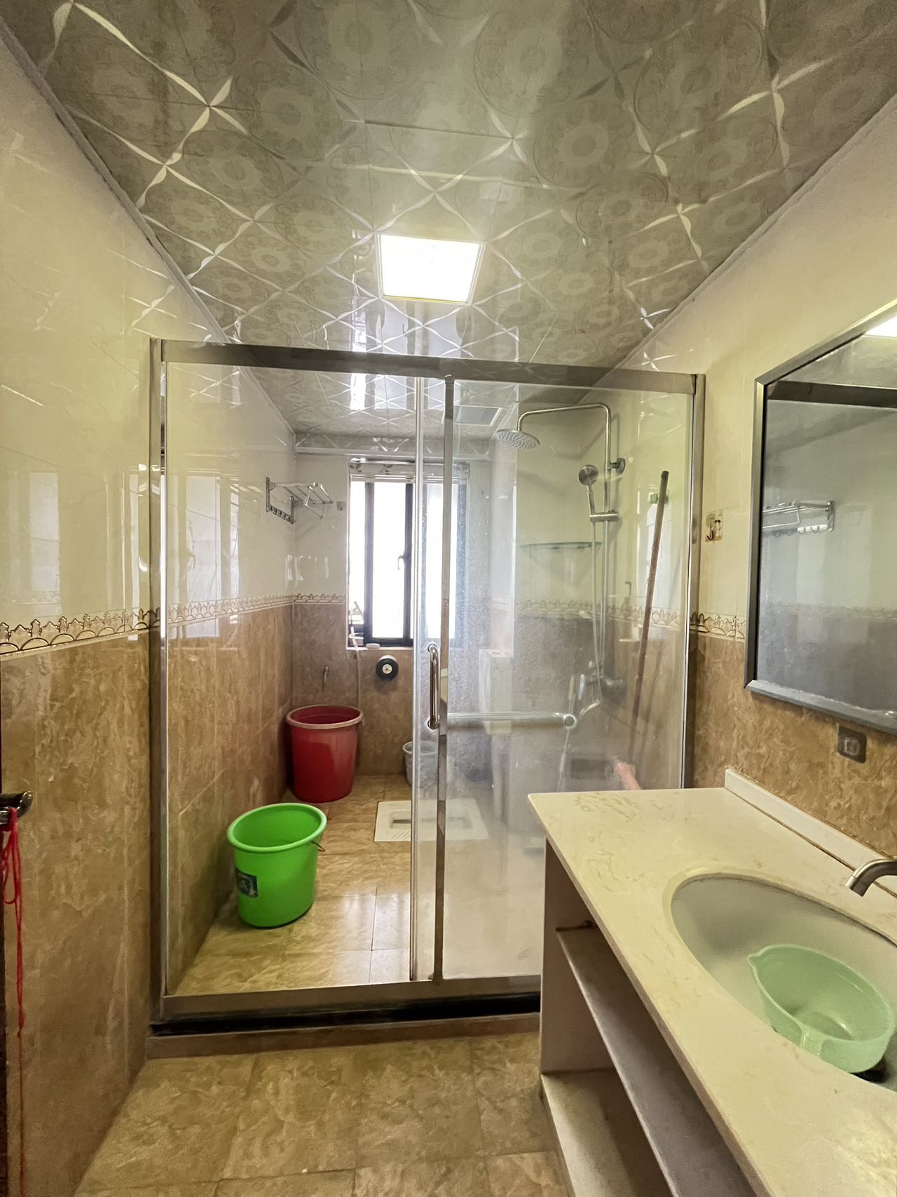 椰岛广场  5室2厅2卫    4800.0元/月 椰岛广场  5室2厅2卫    4800.0元/月室内图