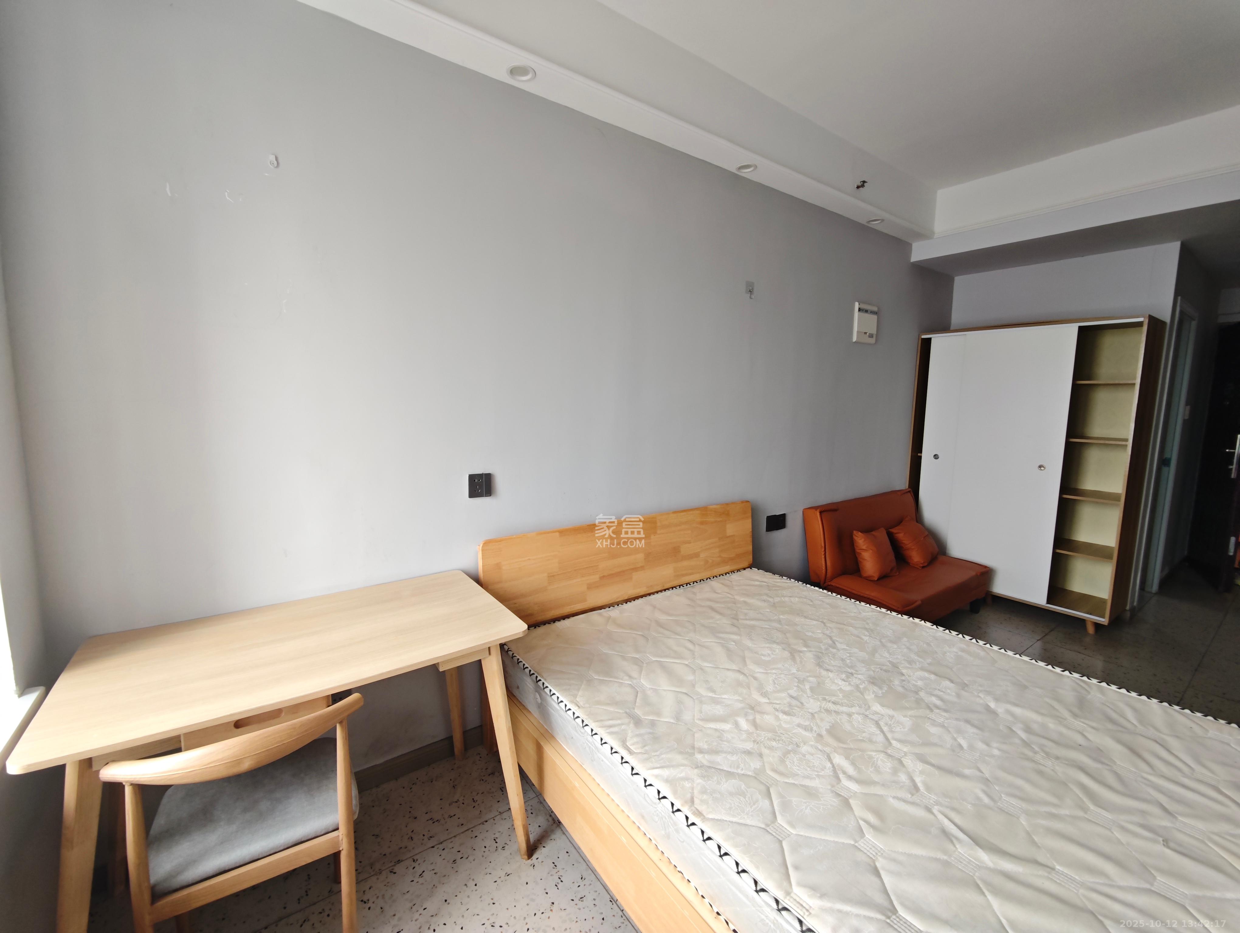 保利麓谷林语I区 1室0厅0卫 1400.0元/月 保利麓谷林语I区 1室0厅0卫 1400.0元/月室内图