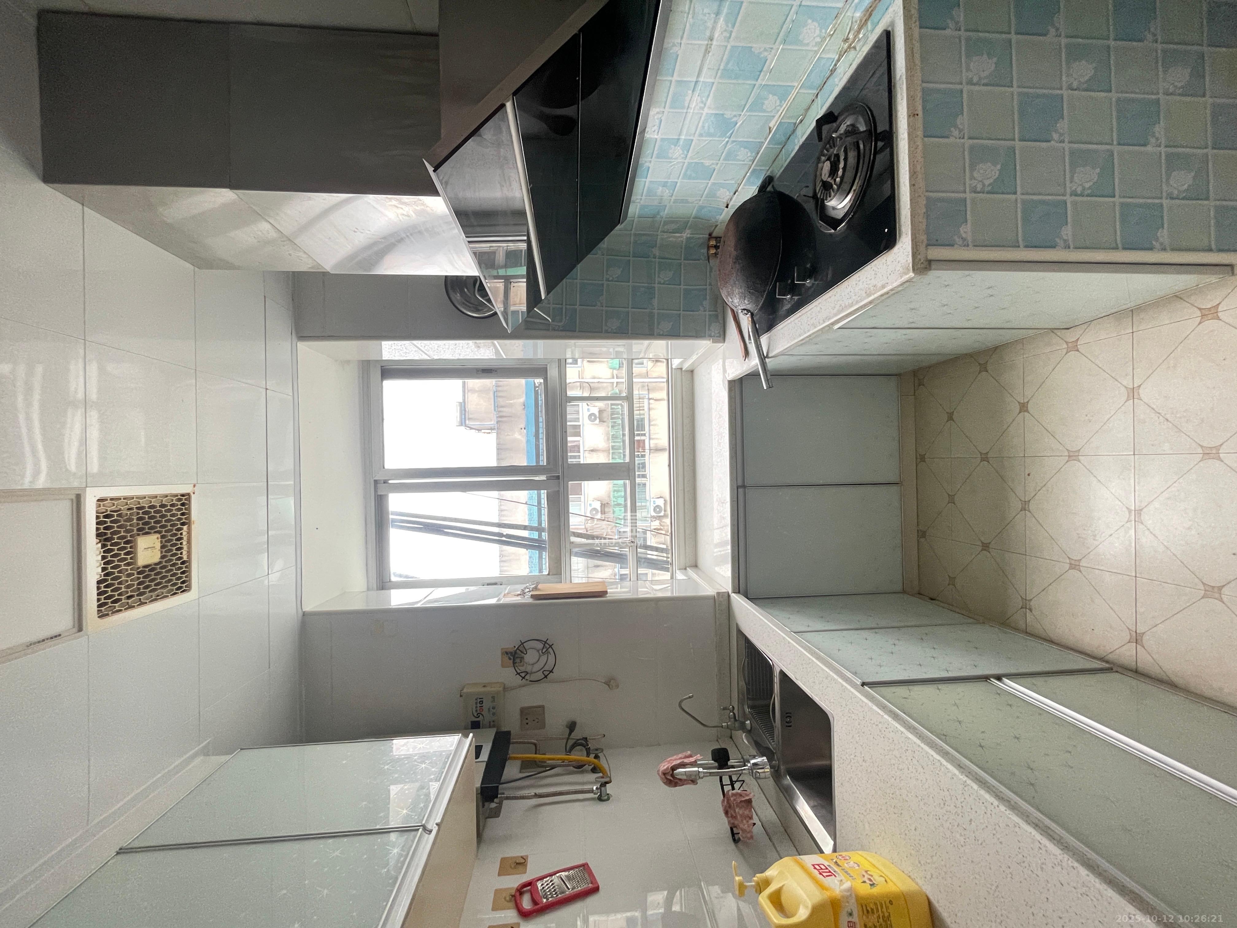 三湘小区  3室2厅2卫    1600.0元/月 三湘小区  3室2厅2卫    1600.0元/月室内图