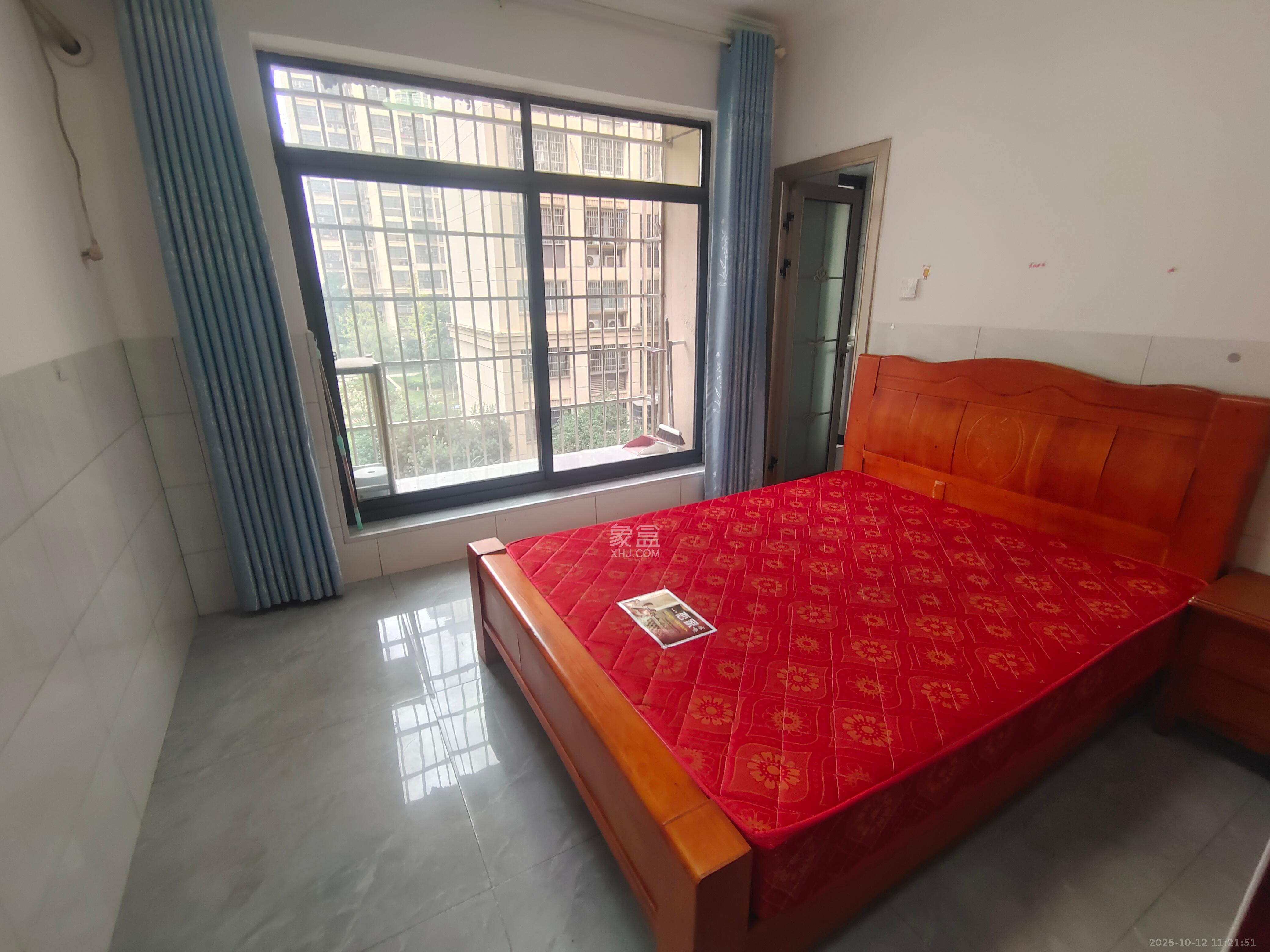 和康园小区  1室1厅1卫    1300.0元/月室内图