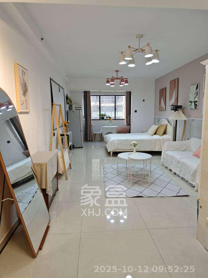 人瑞潇湘国际 1室1厅1卫 2100.0元/月 人瑞潇湘国际 1室1厅1卫 2100.0元/月室内图