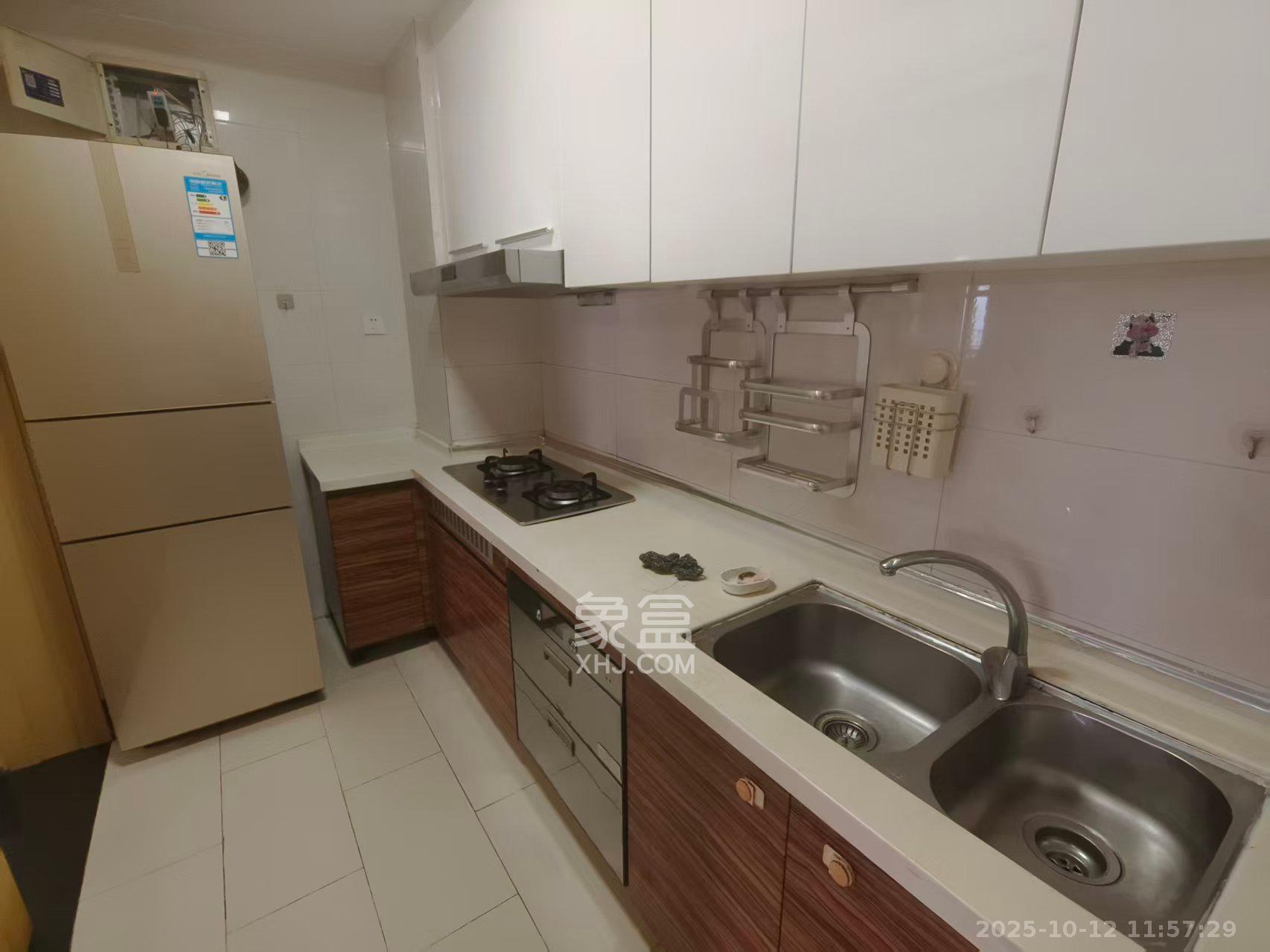 中海国际四期  3室2厅1卫    2000.0元/月 中海国际四期  3室2厅1卫    2000.0元/月室内图