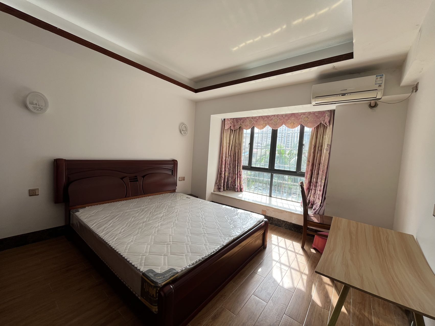 椰岛广场  5室2厅2卫    4800.0元/月 椰岛广场  5室2厅2卫    4800.0元/月室内图