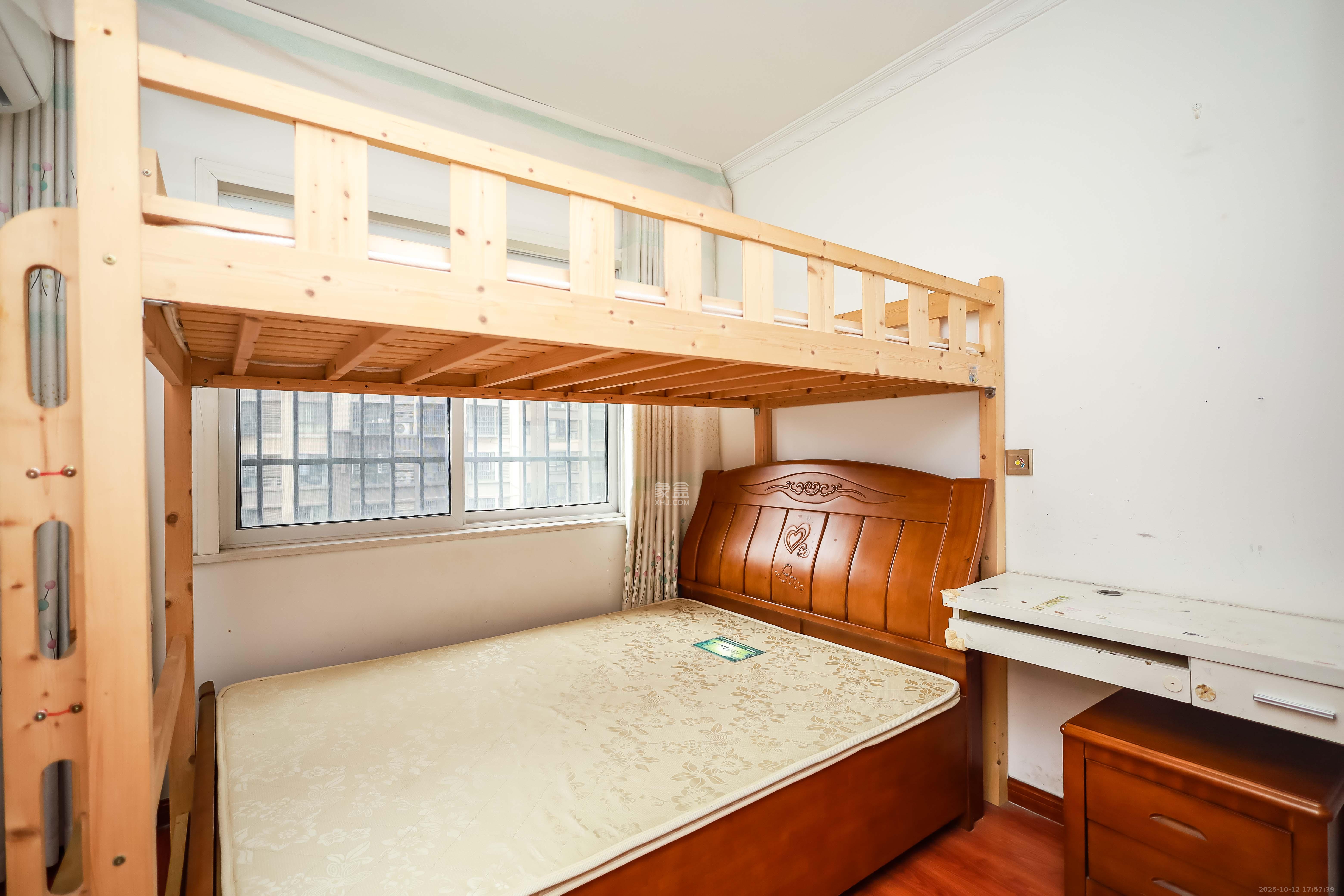 天麓尚层 3室2厅2卫 85.0万 天麓尚层 3室2厅2卫 85.0万卧室