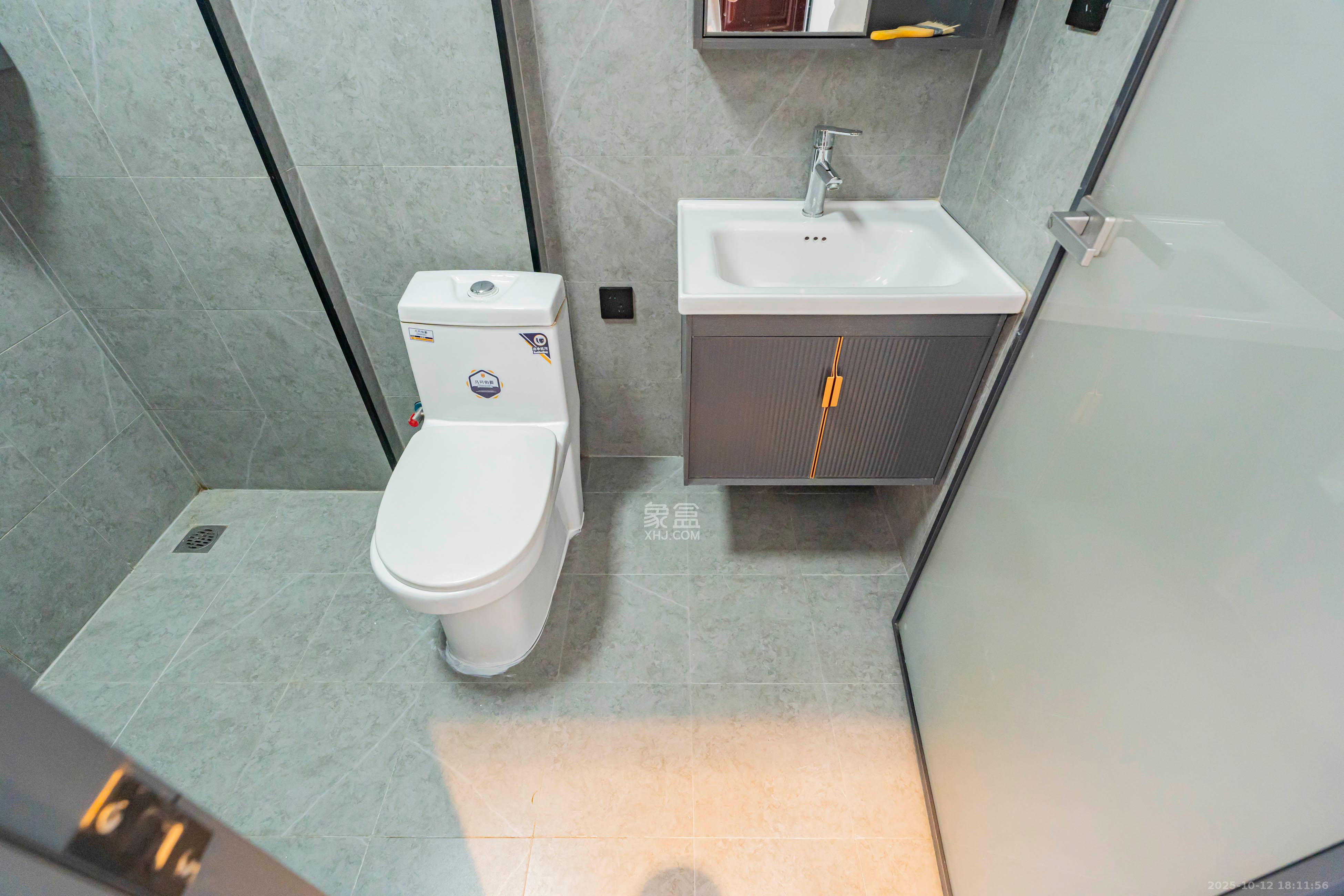 天健城  1室1厅1卫    38.0万卫生间