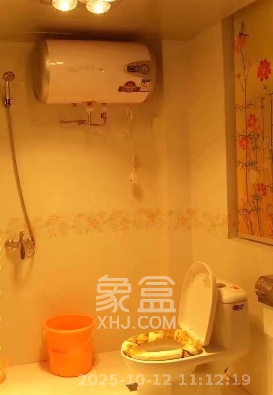 麓山润城  3室2厅2卫    2300.0元/月室内图