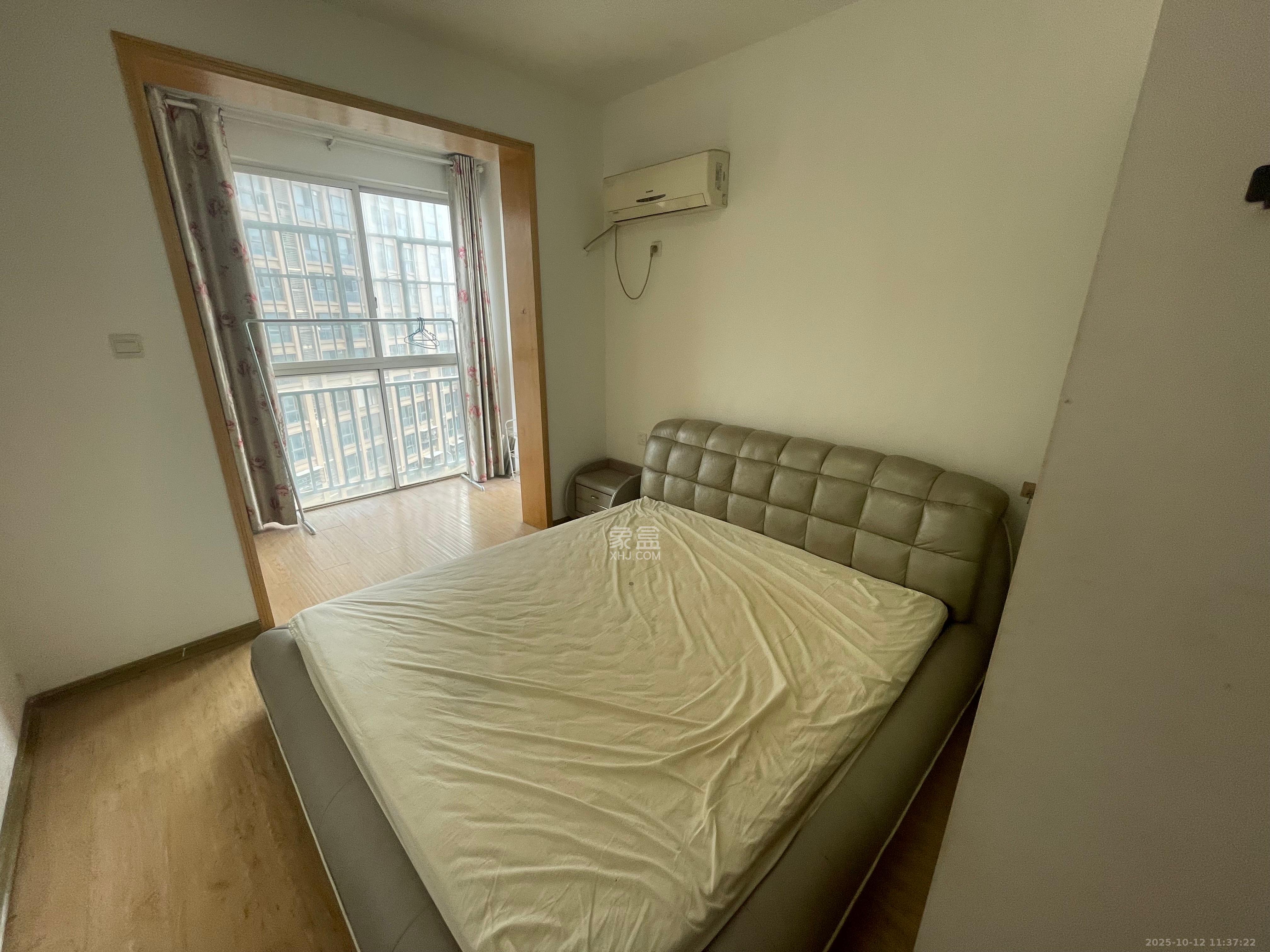 盛地春天里  3室2厅1卫    1400.0元/月 盛地春天里  3室2厅1卫    1400.0元/月室内图