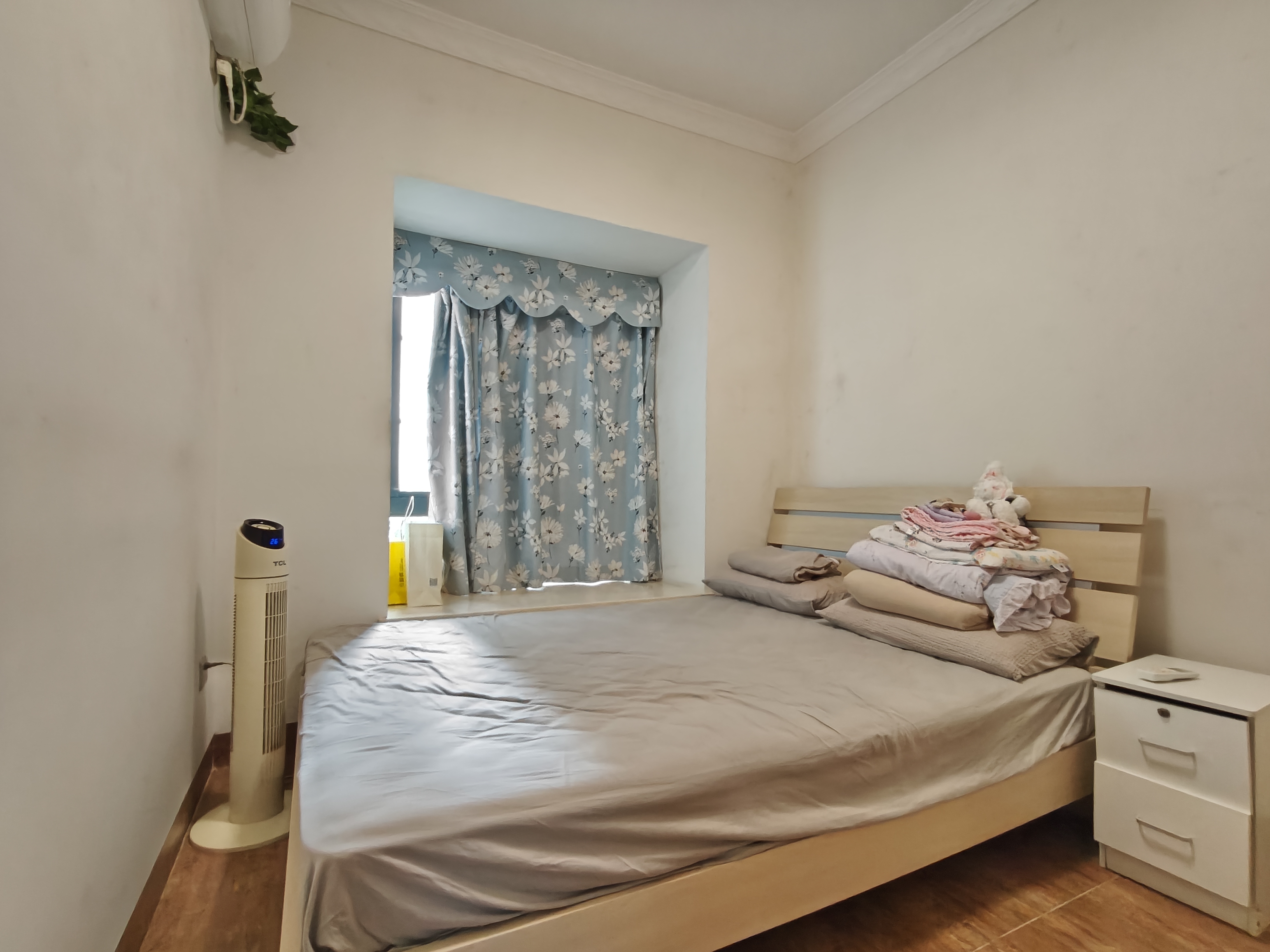 新城吾悦广场  3室2厅2卫    175.0万卧室