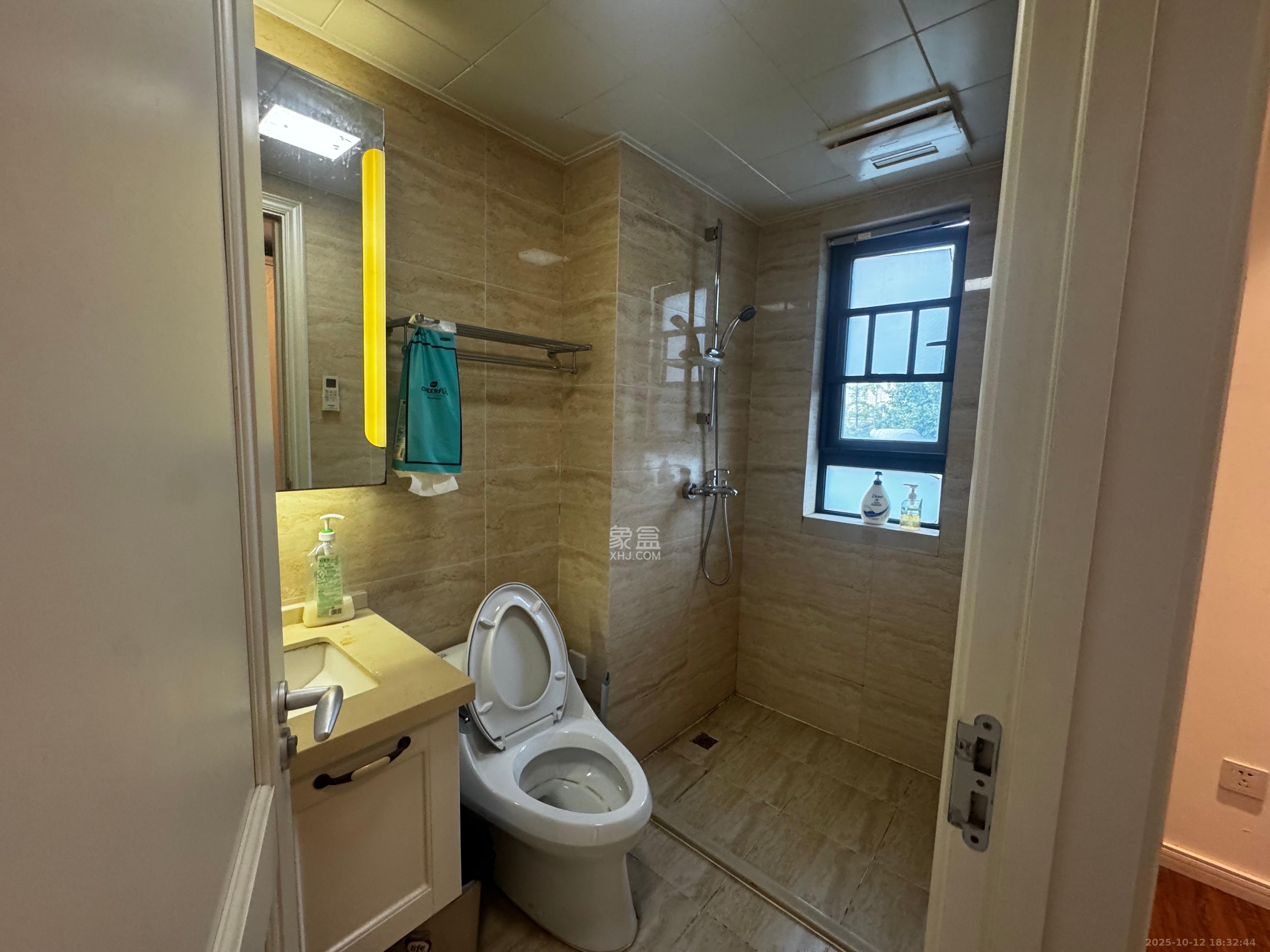 万科魅力之城观澜里  3室2厅2卫    2500.0元/月室内图