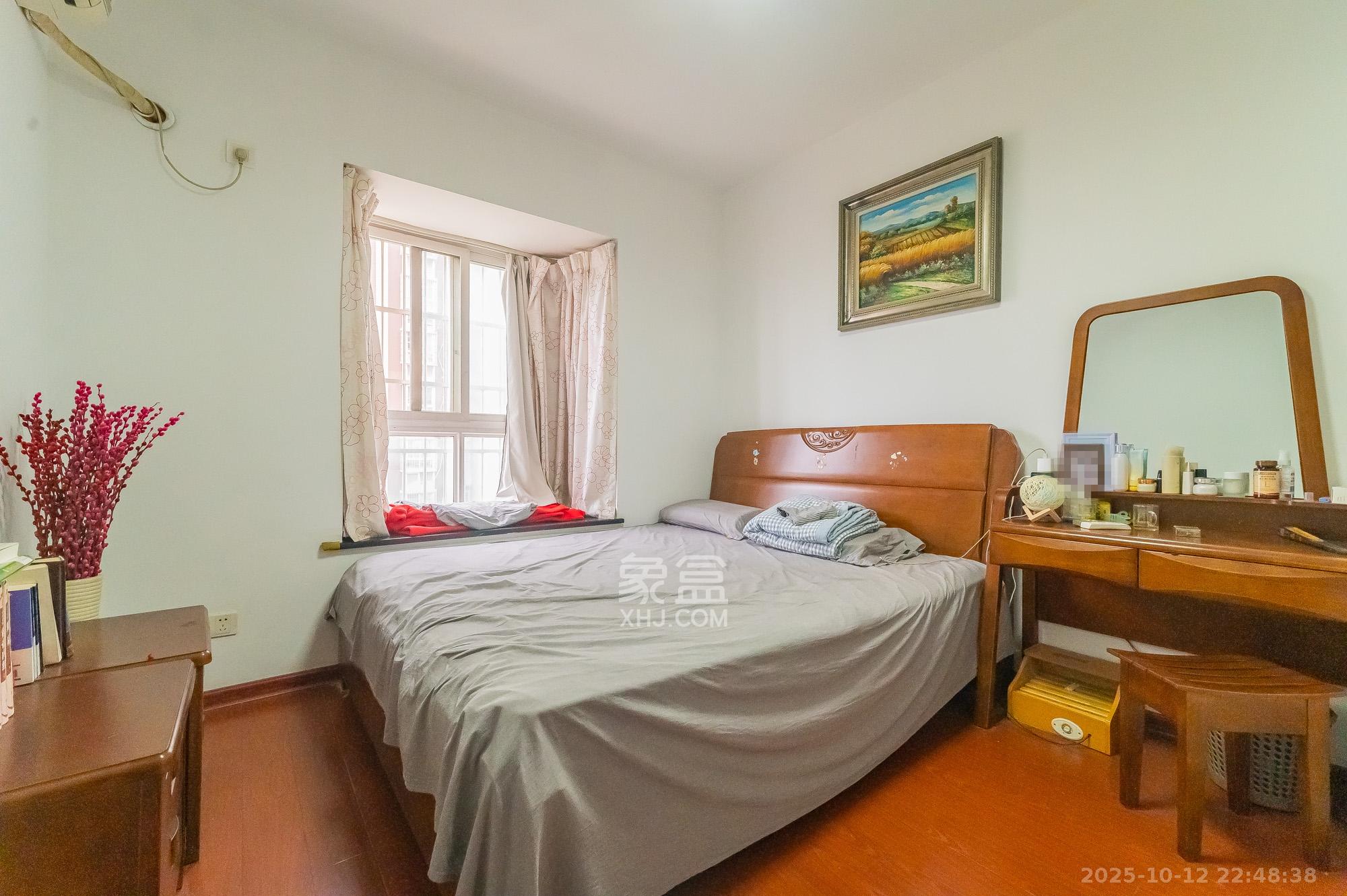 知微园  2室2厅1卫    35.0万 知微园  2室2厅1卫    35.0万卧室