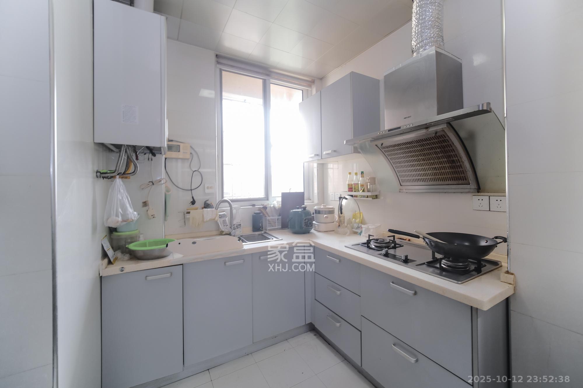 山水湾 2室2厅1卫 59.0万 山水湾 2室2厅1卫 59.0万厨房