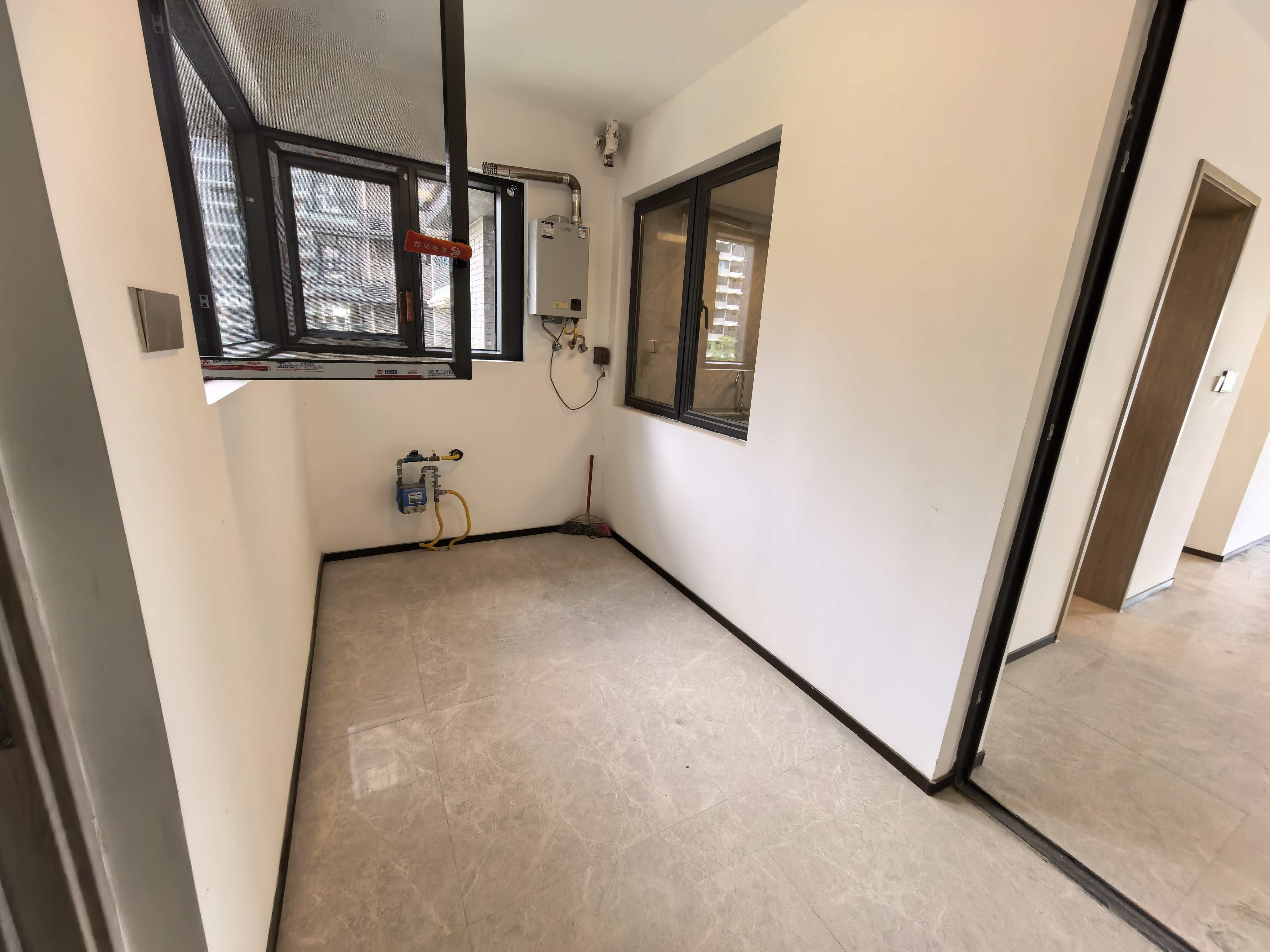 千江悦 4室2厅2卫 2800.0元/月 千江悦 4室2厅2卫 2800.0元/月室内图