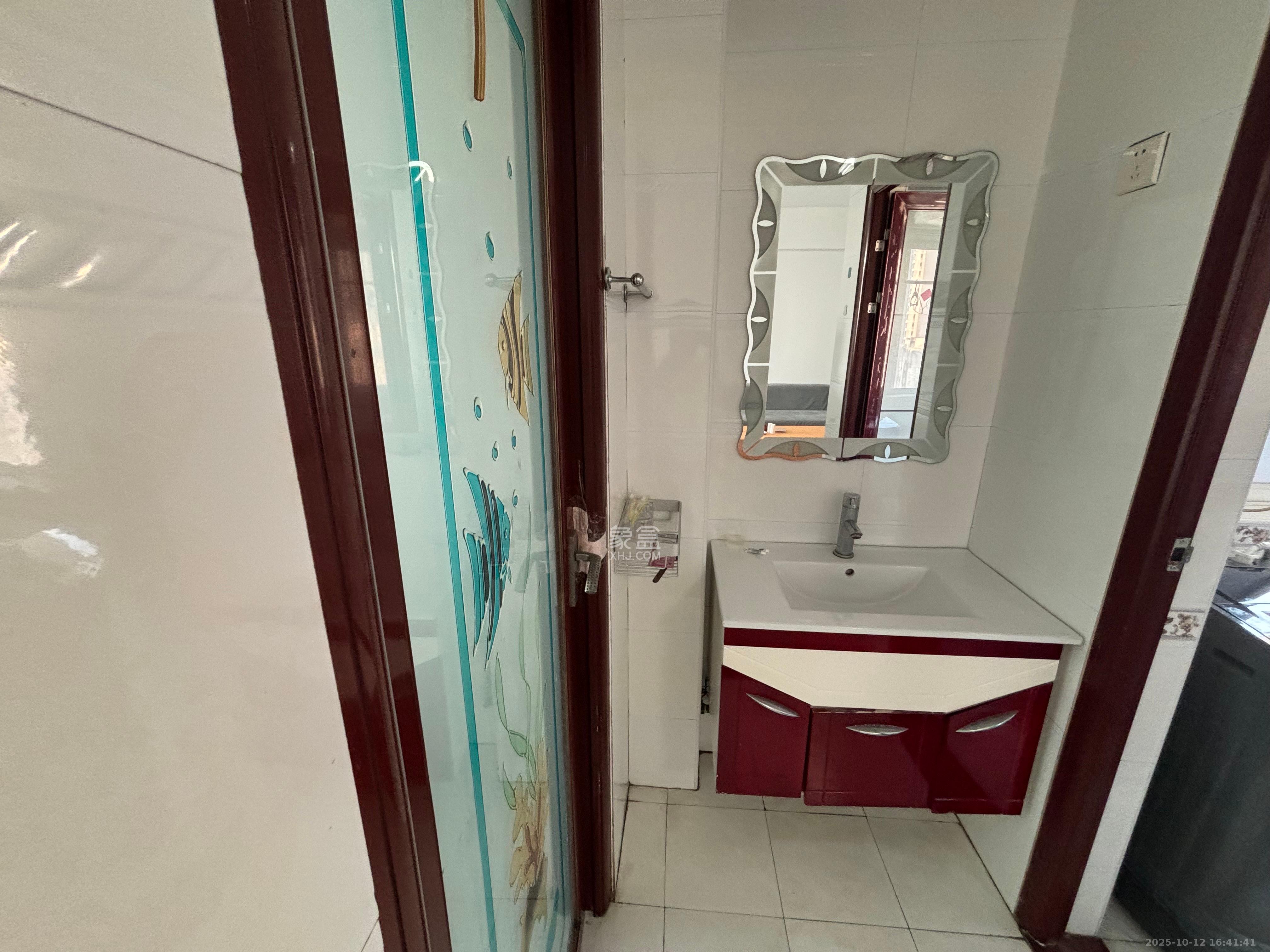 金碧文华  1室1厅1卫    1500.0元/月 金碧文华  1室1厅1卫    1500.0元/月室内图