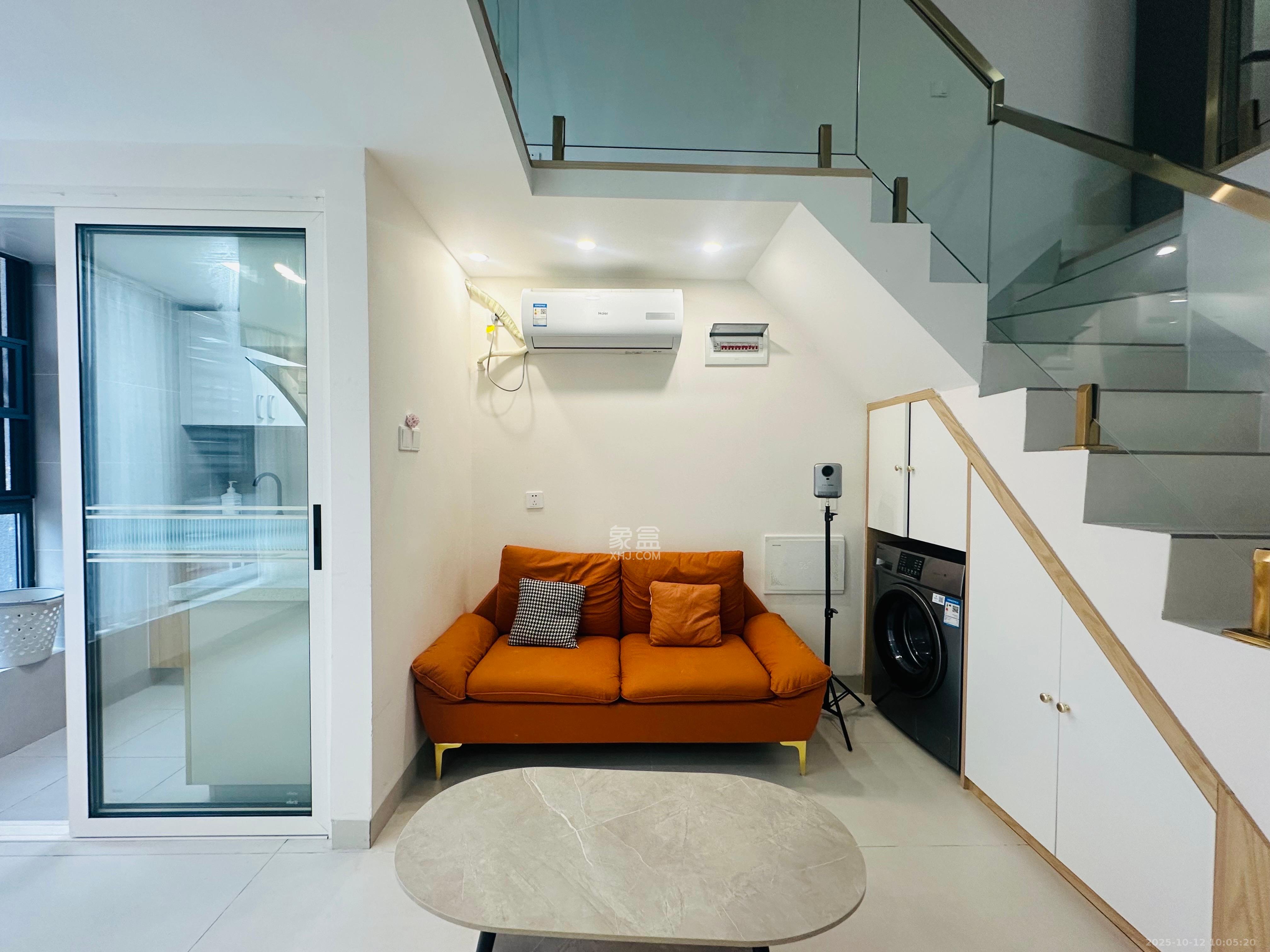 卓越中寰  2室1厅1卫    2300.0元/月室内图