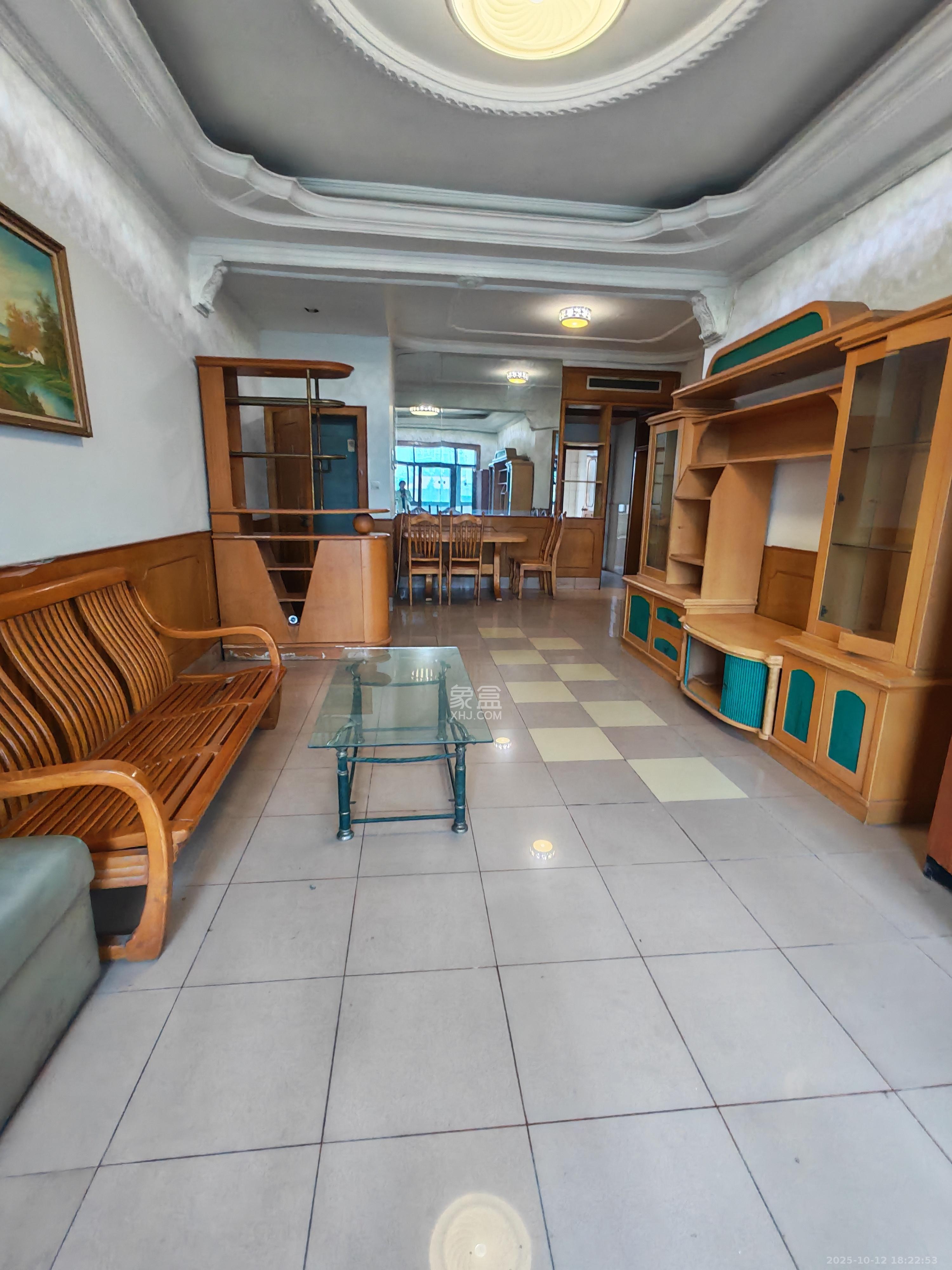 省地税局  3室1厅1卫    2000.0元/月 省地税局  3室1厅1卫    2000.0元/月室内图