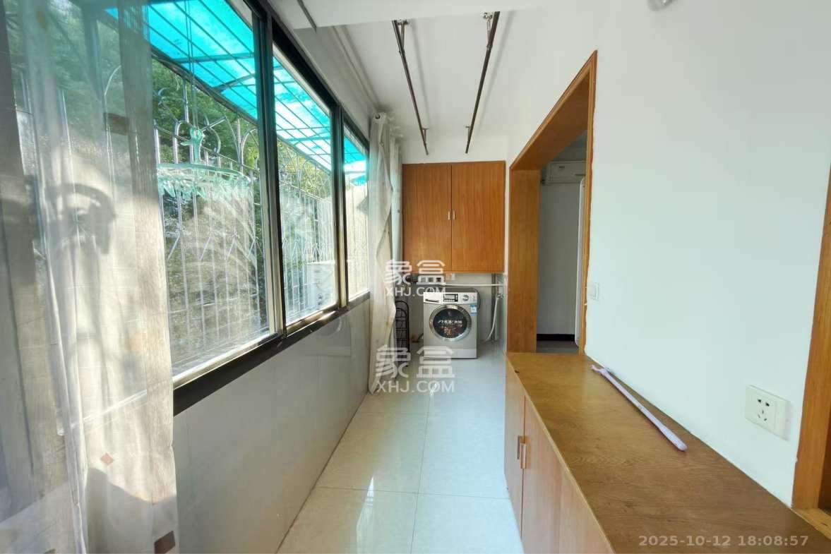 新民路学堂坡 3室1厅1卫 4000.0元/月 新民路学堂坡 3室1厅1卫 4000.0元/月室内图