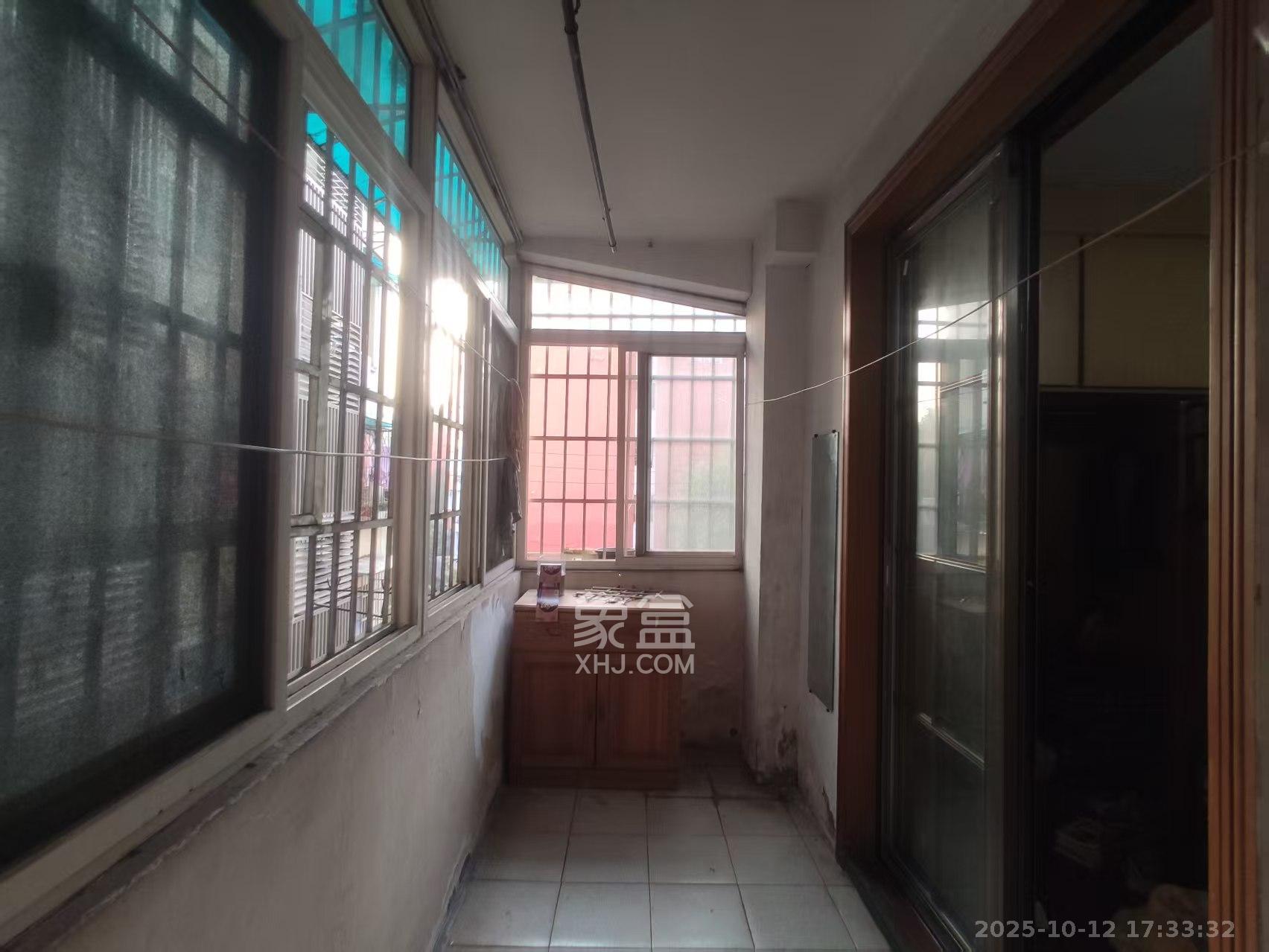 市直属机关宿舍 3室2厅1卫 1500.0元/月 市直属机关宿舍 3室2厅1卫 1500.0元/月室内图