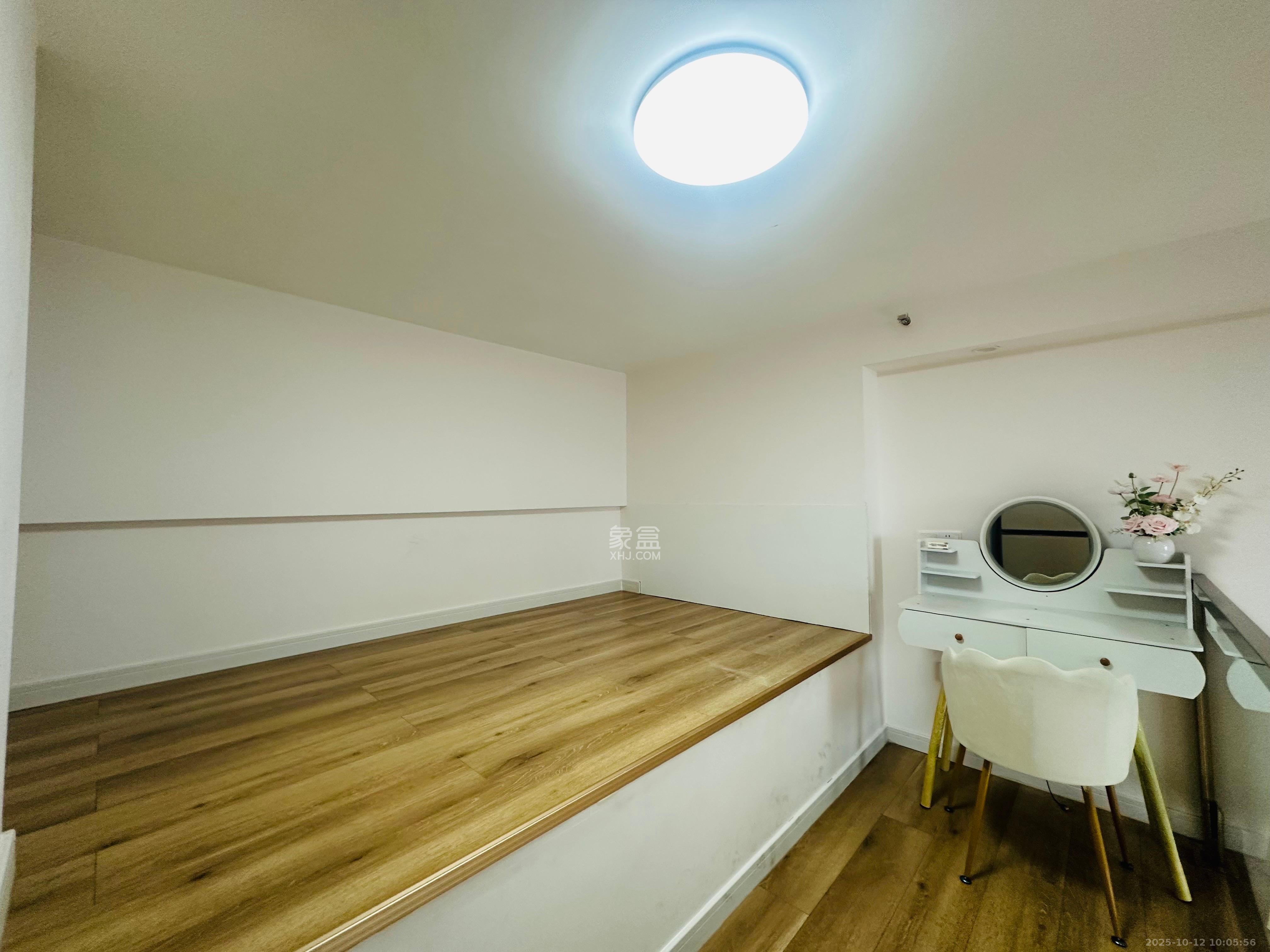 卓越中寰 2室1厅1卫 2300.0元/月 卓越中寰 2室1厅1卫 2300.0元/月室内图