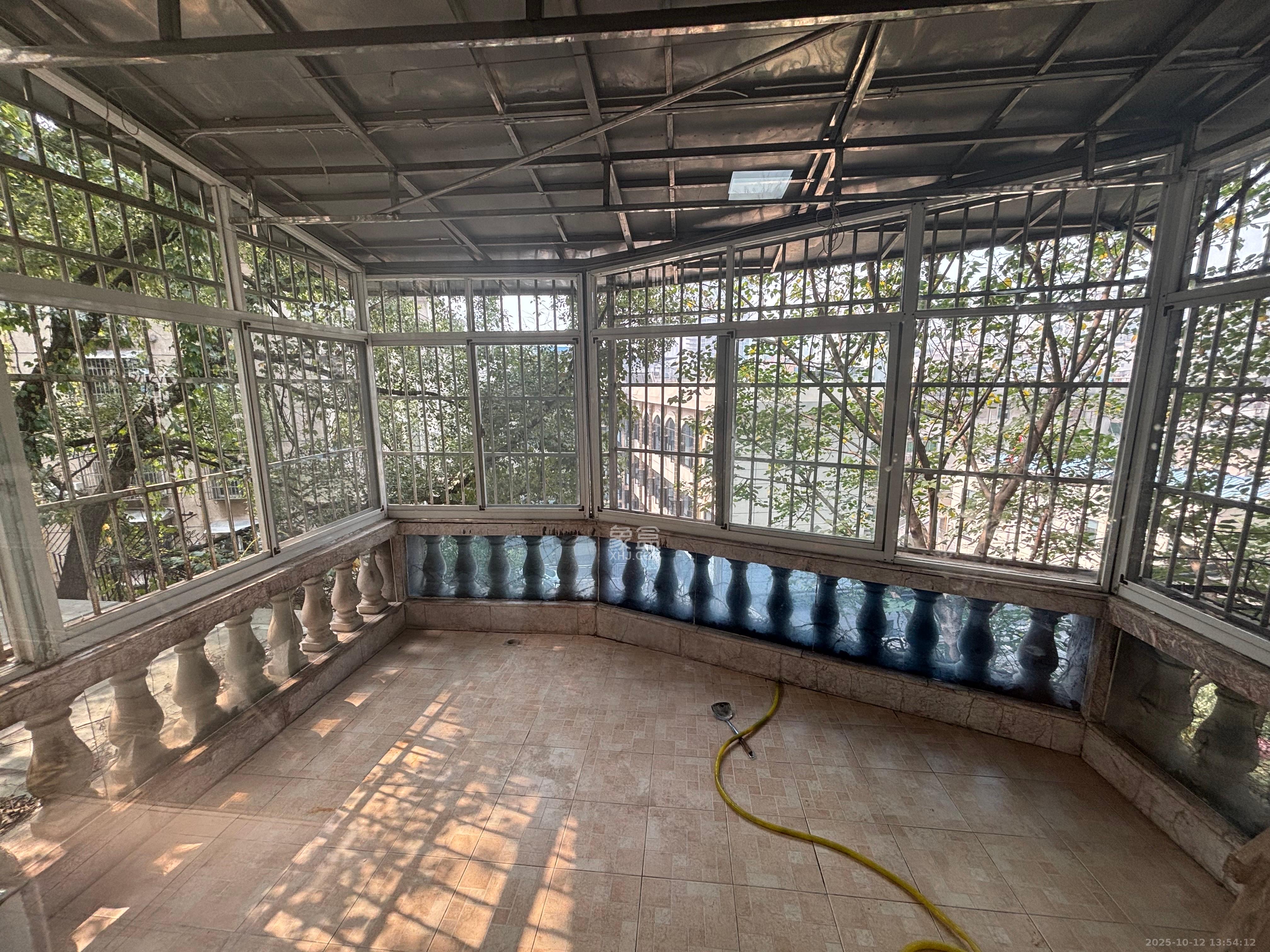 泰时花园  3室2厅1卫    2600.0元/月室内图