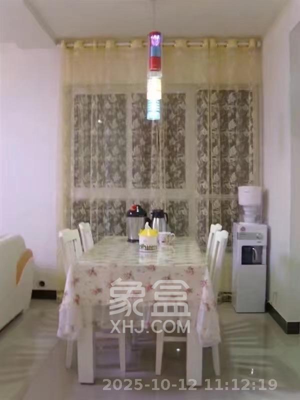 麓山润城  3室2厅2卫    2300.0元/月 麓山润城  3室2厅2卫    2300.0元/月室内图