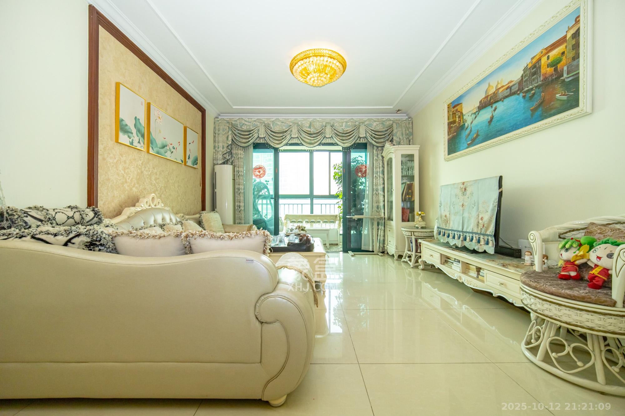 恒大雅苑  3室2厅1卫    119.0万客厅