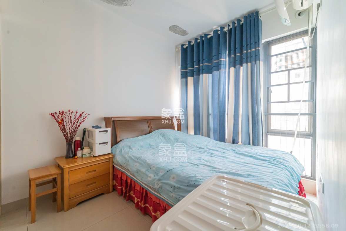 海伦春天 3室2厅1卫 78.8万 海伦春天 3室2厅1卫 78.8万卧室