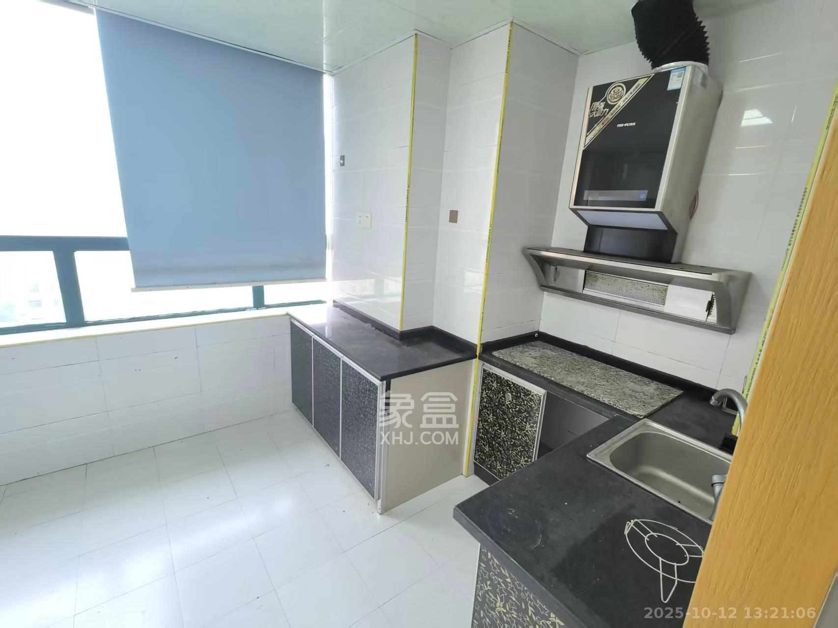 湘峰广场 2室1厅1卫 1200.0元/月 湘峰广场 2室1厅1卫 1200.0元/月室内图