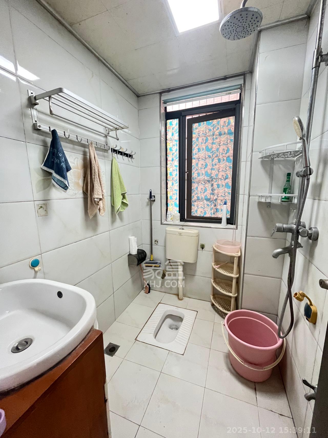 枫华府第  3室2厅2卫    1900.0元/月 枫华府第  3室2厅2卫    1900.0元/月室内图